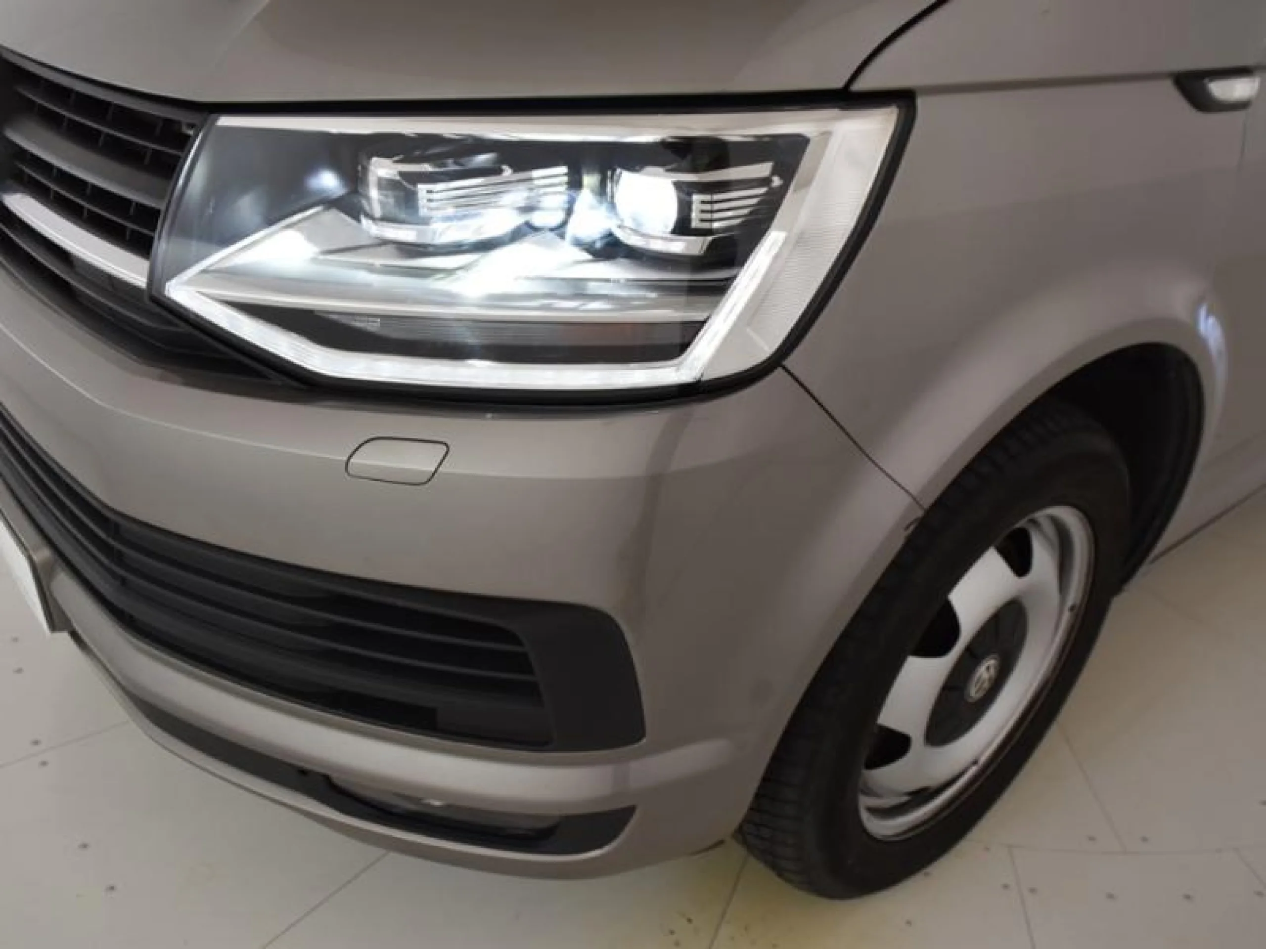 VOLKSWAGEN CALIFORNIA BEACH 2.0 TDI 110KW (150CV) BMT DSG 4MOT - Foto 17