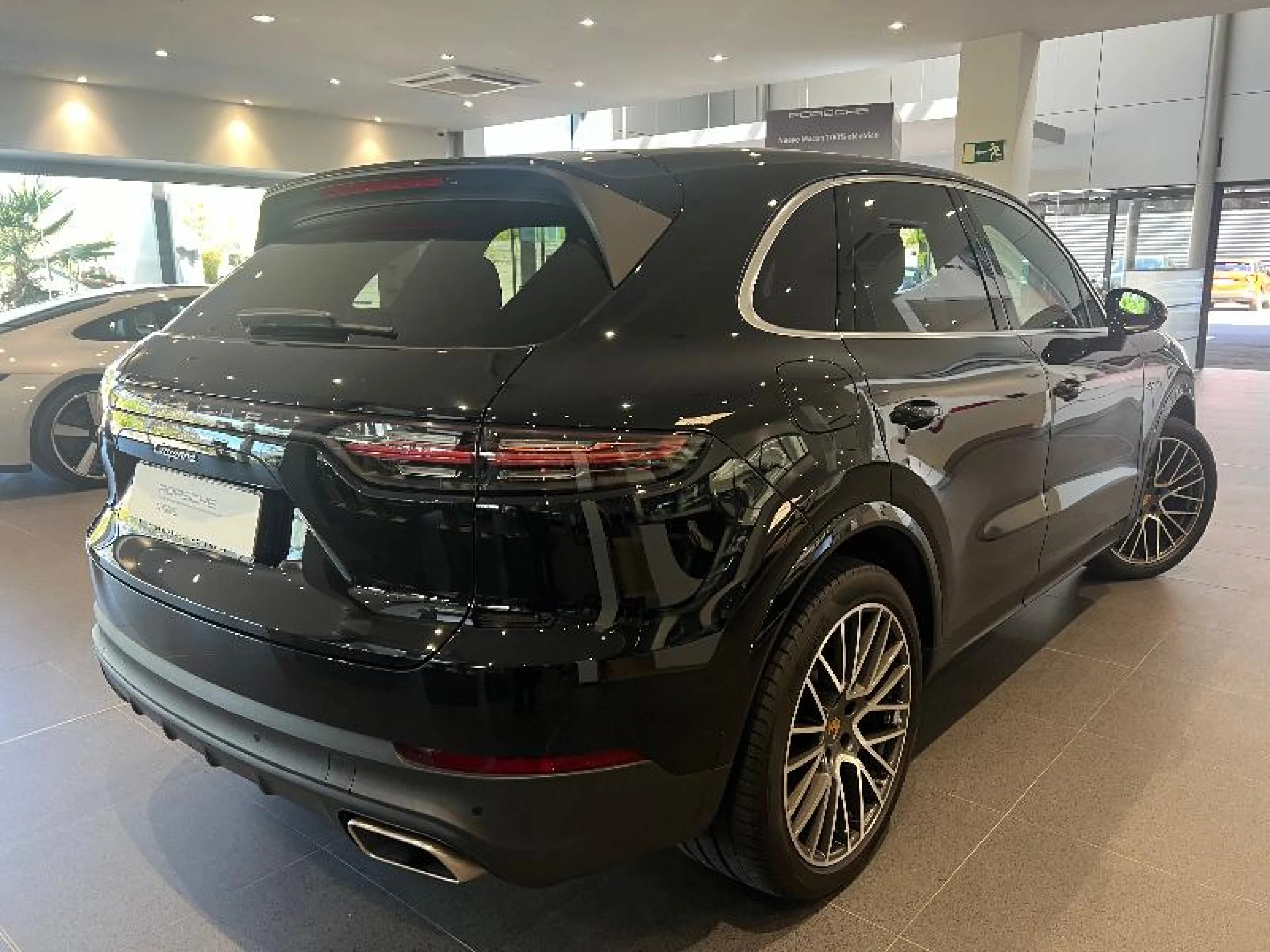 PORSCHE CAYENNE E HYBRID - Foto 3