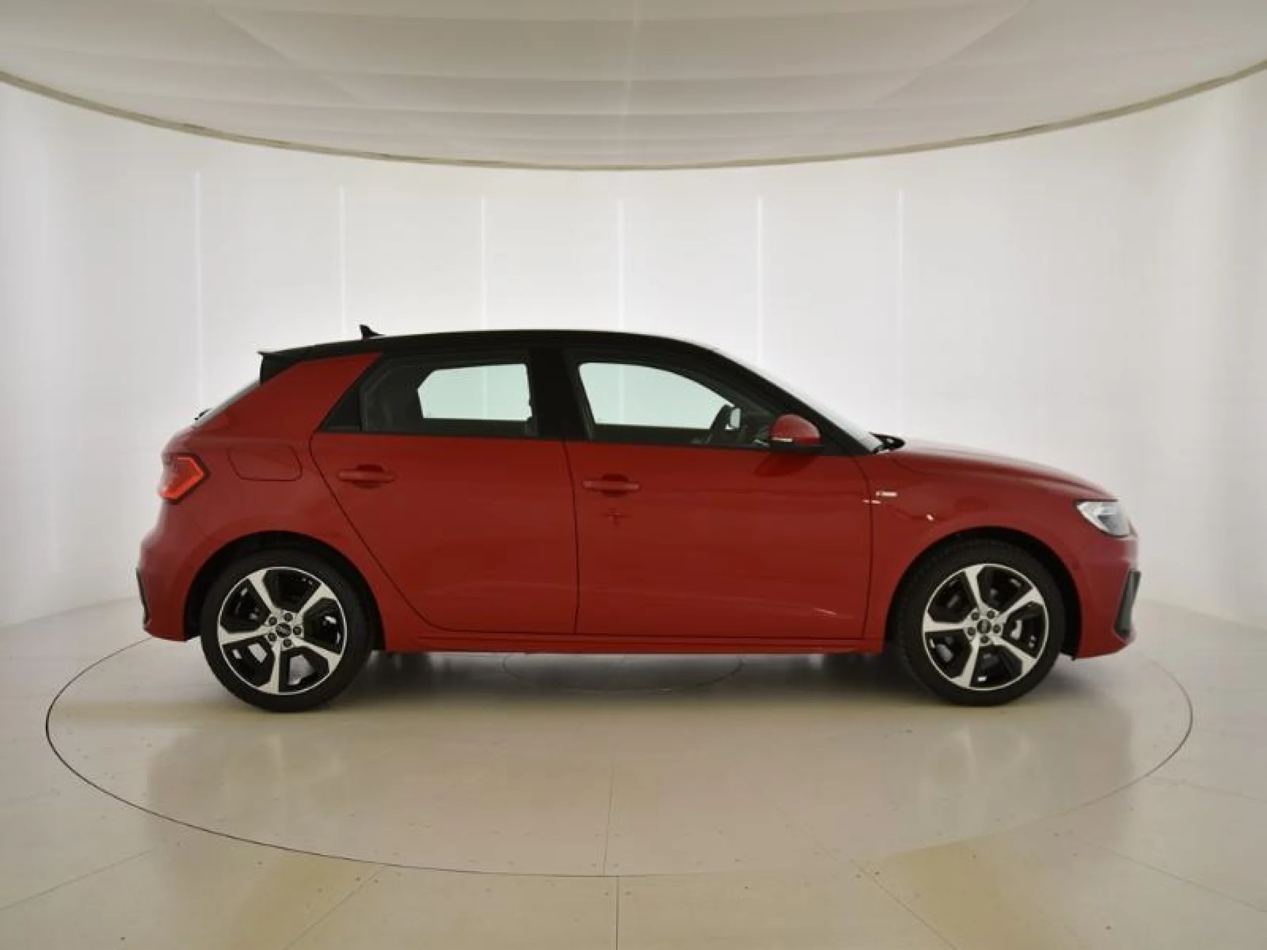 AUDI A1 SPORTBACK ADRENALIN 35 TFSI 110KW S TRON - Foto 3