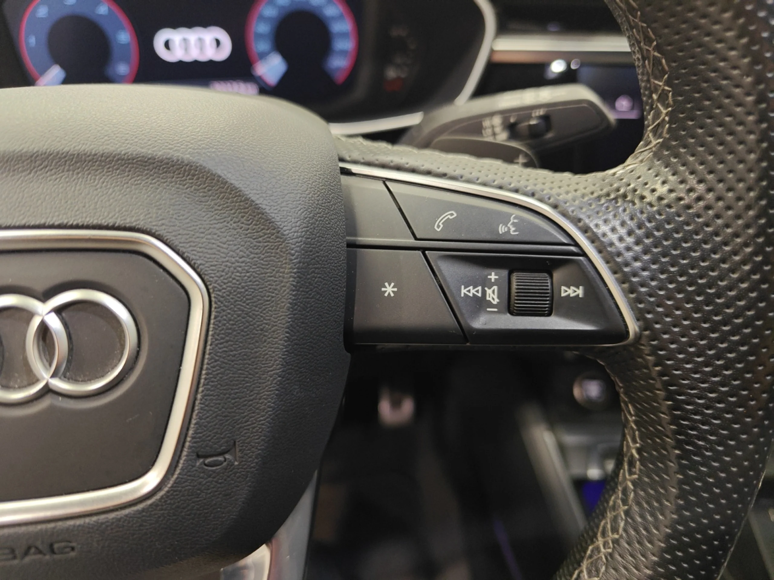 AUDI Q3 SPORTBACK BLACK LINE 35 TDI 110KW (150CV) S TRONIC - Foto 10