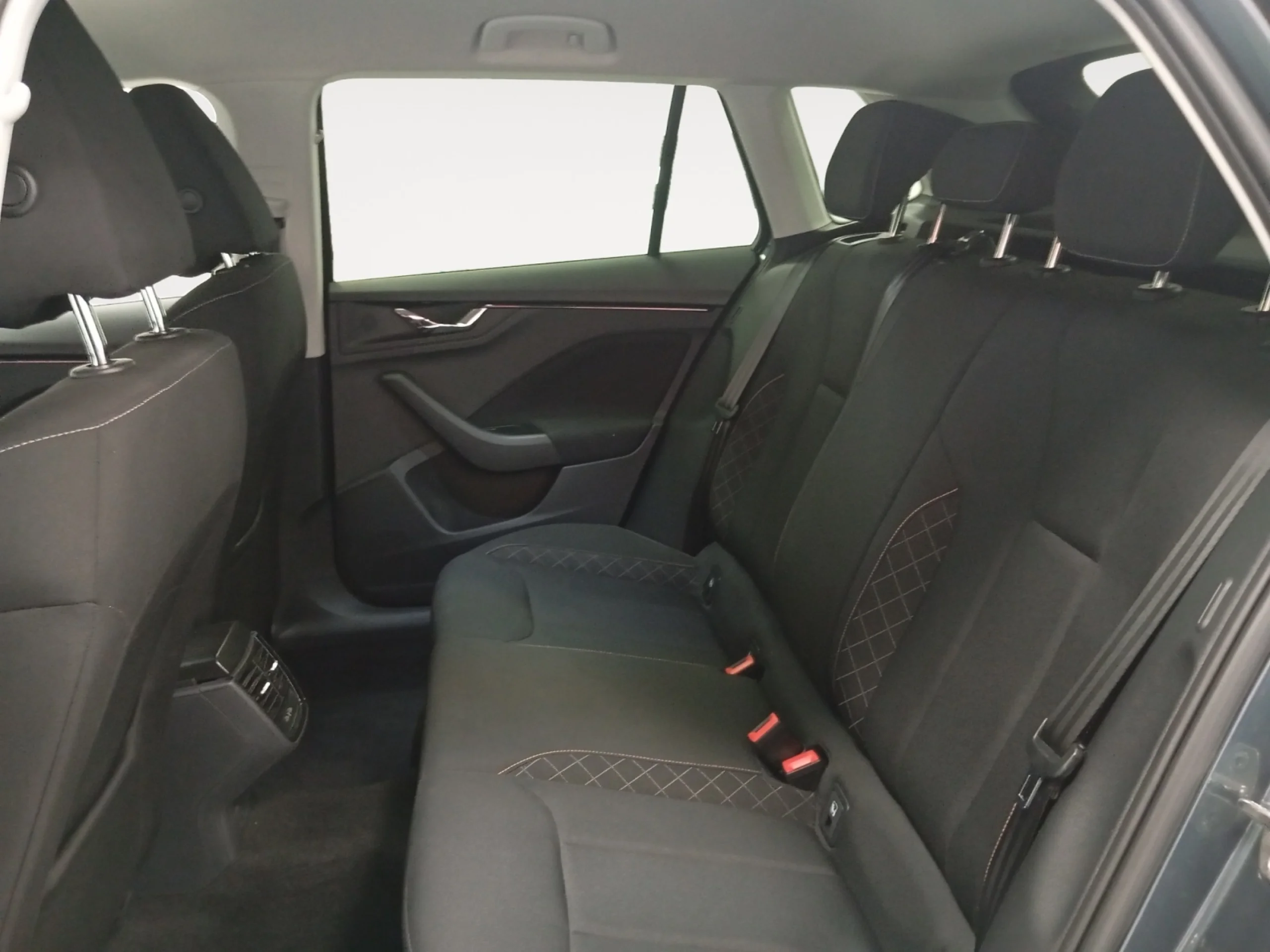 SKODA KAMIQ 1.0 TSI 81KW (110CV) AMBITION - Foto 6