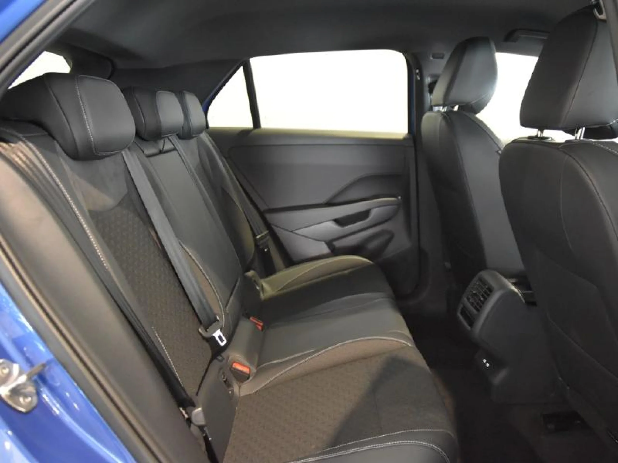 VOLKSWAGEN T ROC T ROC R LINE  1.5 ETSI 110 KW (150 CV)  AUTOMÁTICO DSG 7 VEL. - Foto 6