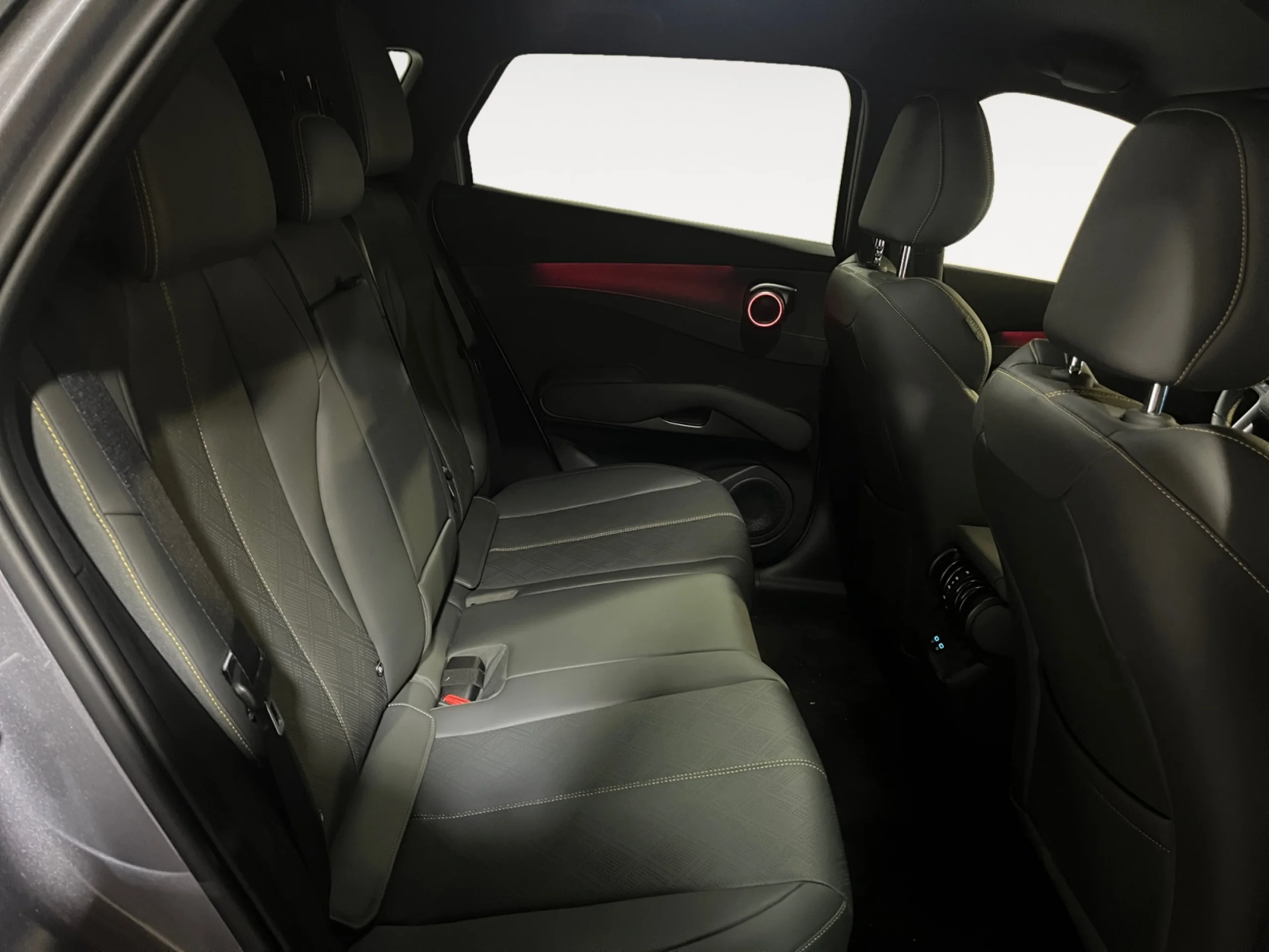 BYD ATTO 3 EVO BYD ATTO 3 ATTO 3 EVO LHD DESIGN TIME GREY  AND GREY - Foto 6