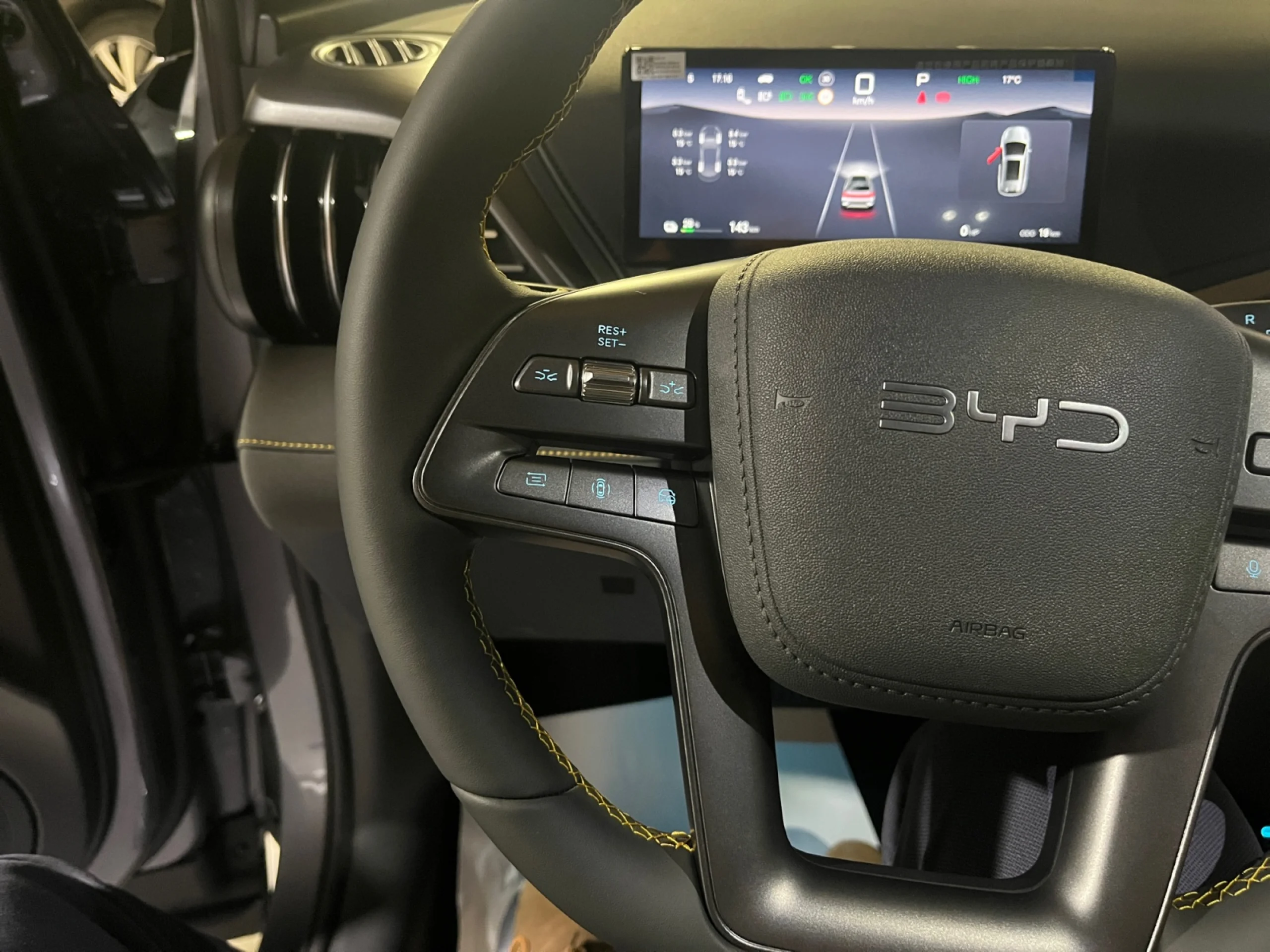 BYD ATTO 3 EVO BYD ATTO 3 ATTO 3 EVO LHD DESIGN TIME GREY  AND GREY - Foto 12