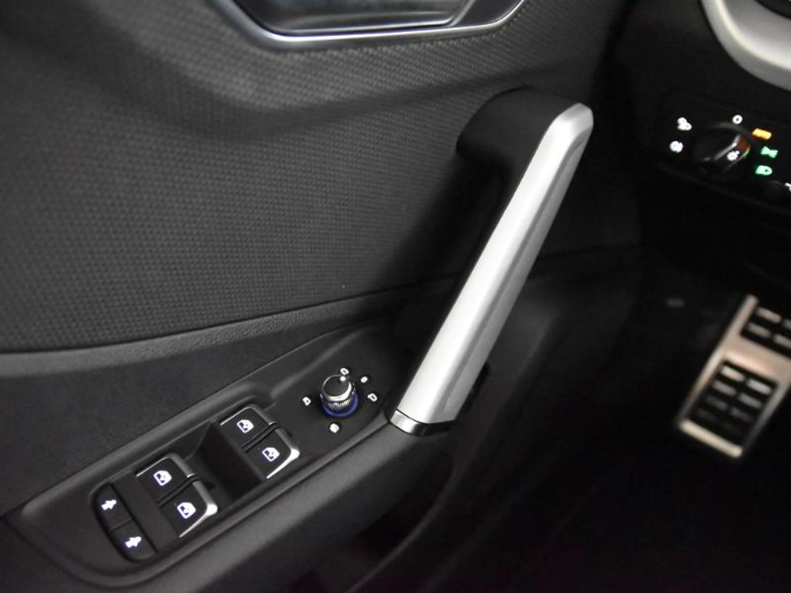 AUDI Q2 ADRENALIN 35 TDI 110KW (150CV) S TRONIC - Foto 17