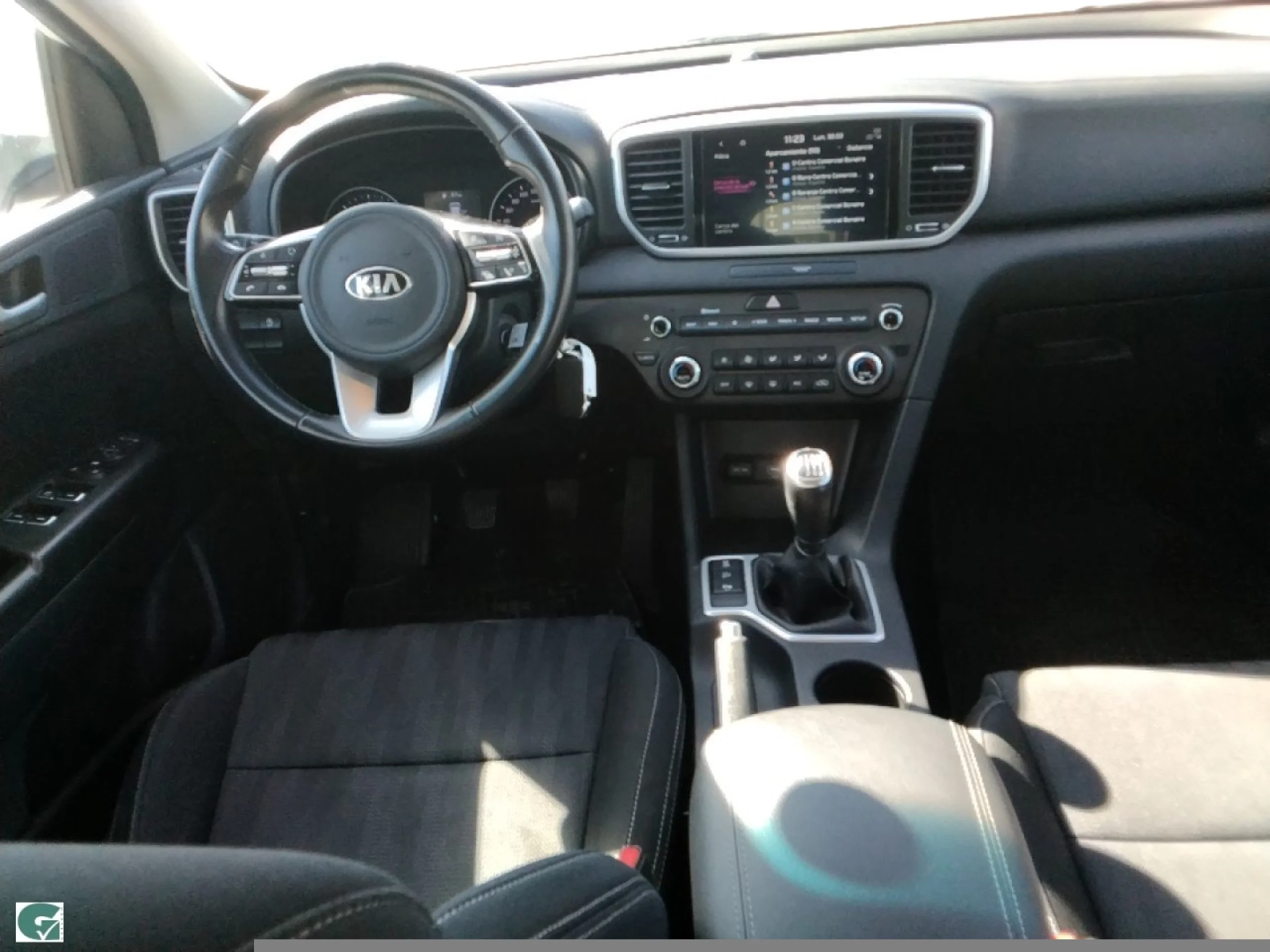 KIA SPORTAGE 1.6 MHEV BUSINESS 100KW (136CV) 4X4 - Foto 8