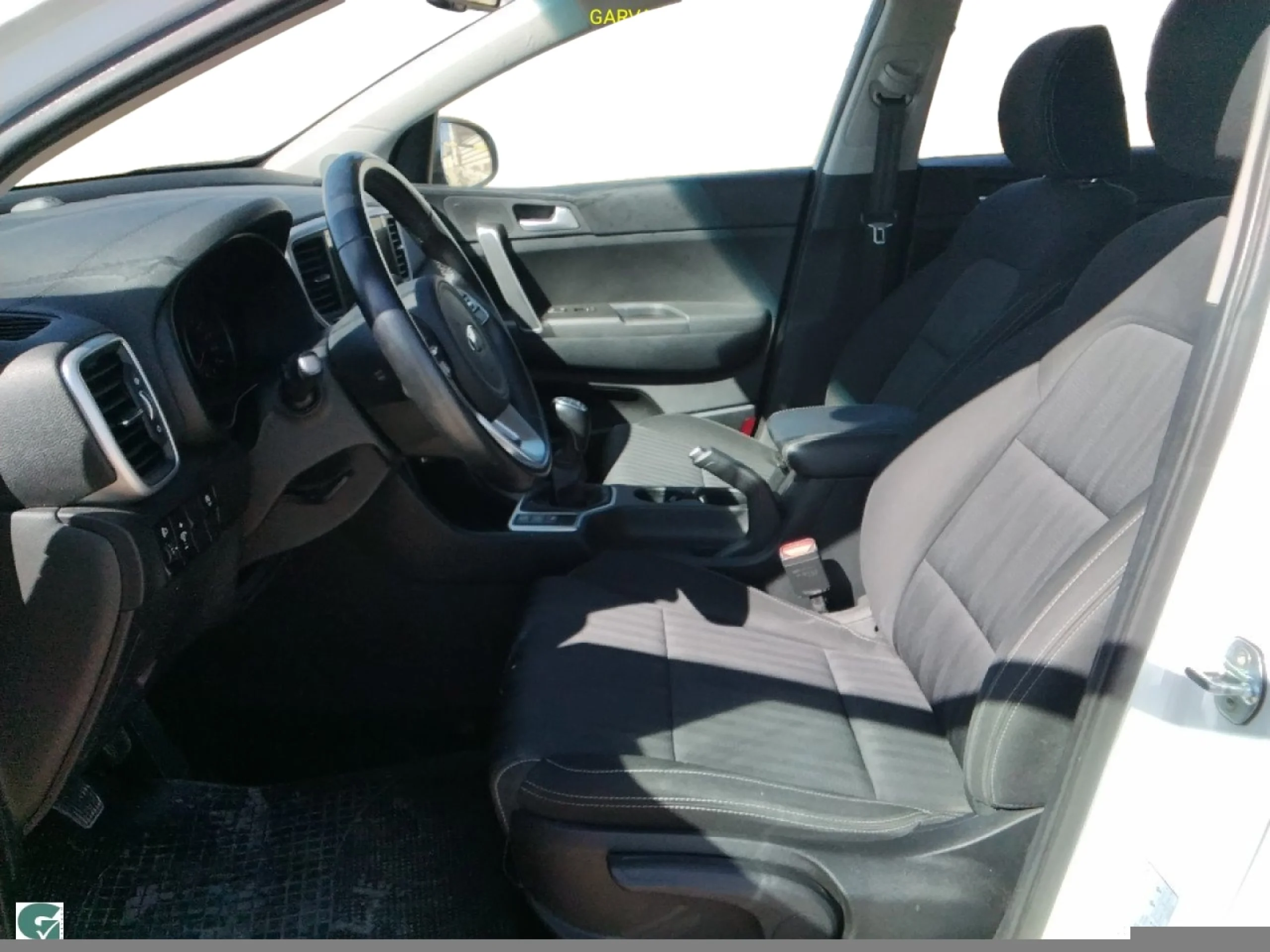 KIA SPORTAGE 1.6 MHEV BUSINESS 100KW (136CV) 4X4 - Foto 9