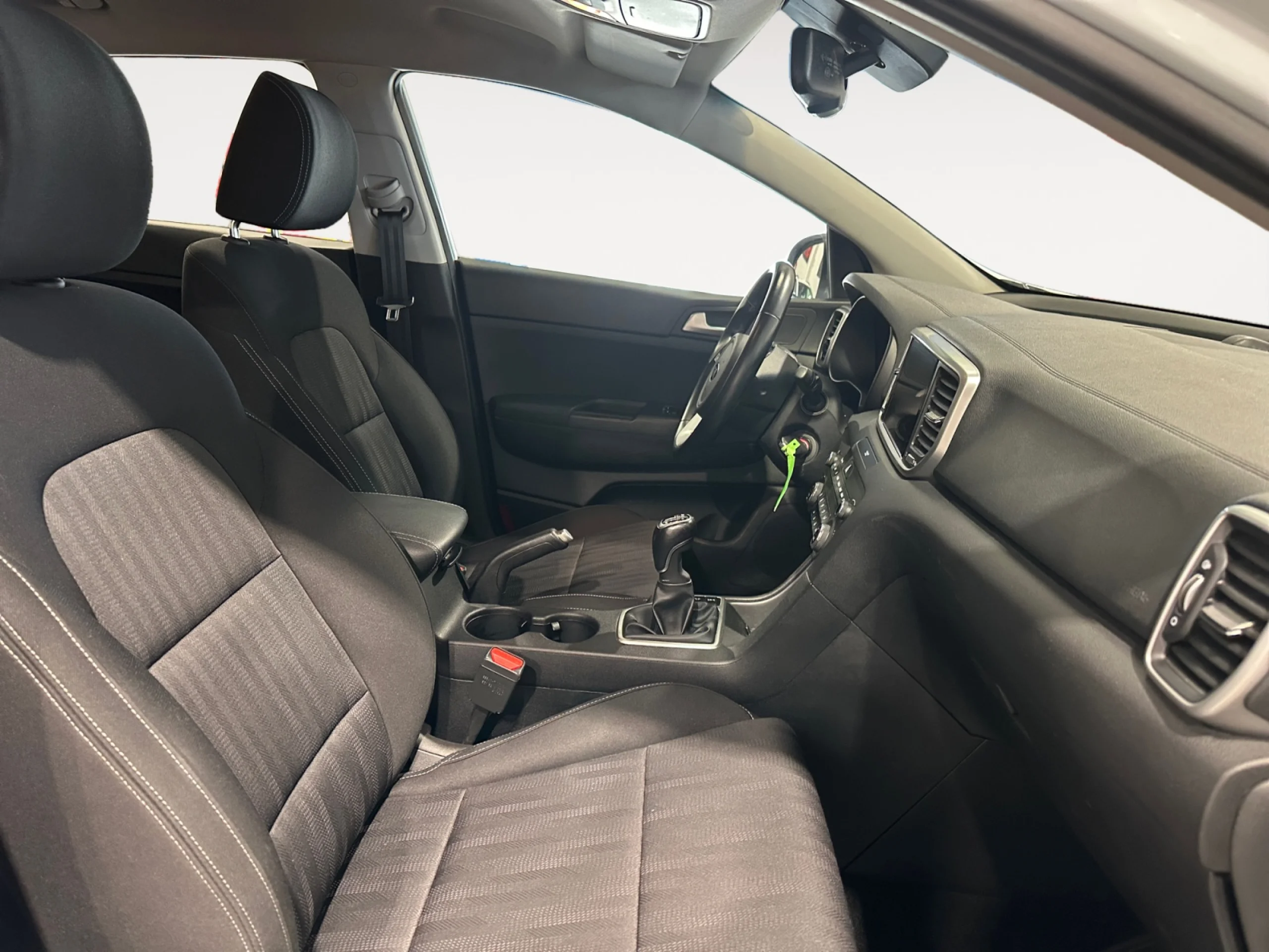 KIA SPORTAGE 1.6 MHEV BUSINESS 100KW (136CV) 4X4 - Foto 5