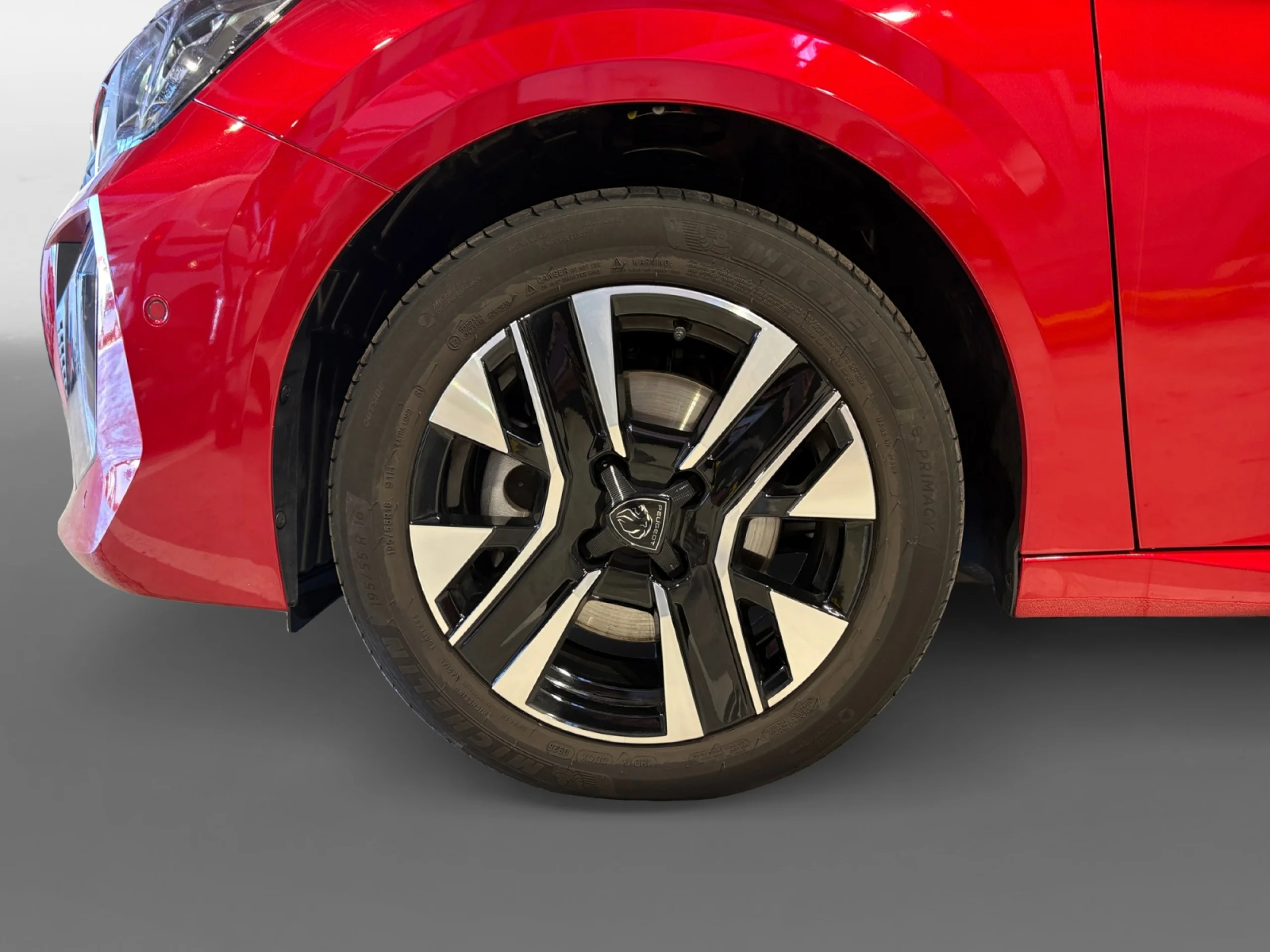 PEUGEOT 208 ALLURE HYBRID 110 EDCS6 - Foto 9