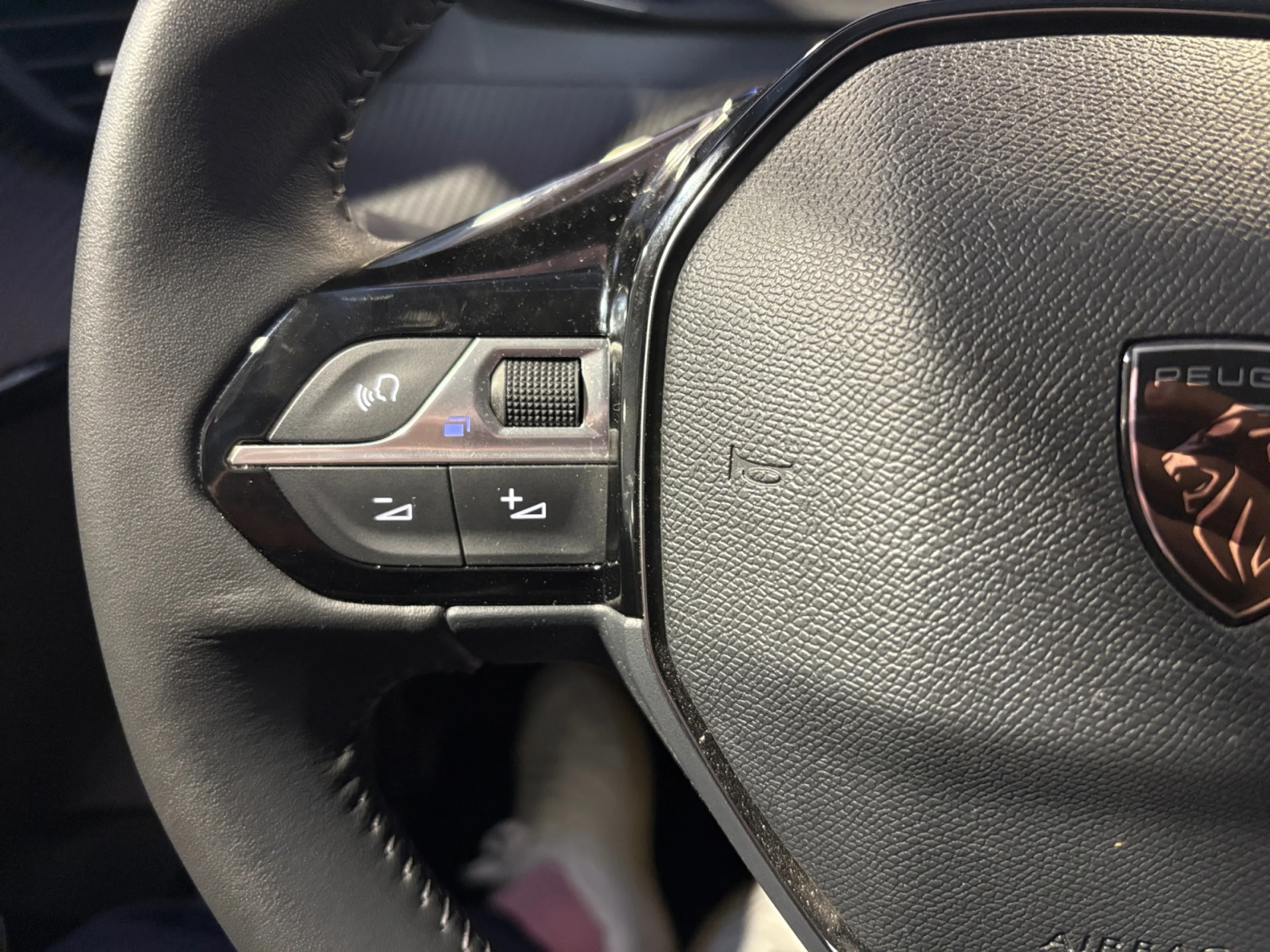 PEUGEOT 208 ALLURE HYBRID 110 EDCS6 - Foto 11