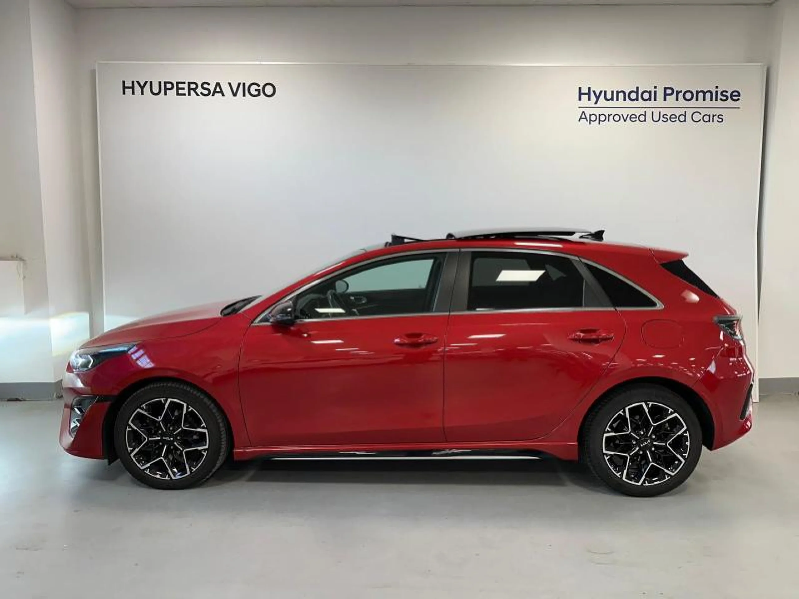 KIA CEED 1.5 MHEV 118KW (160CV) GT LINE DCT - Foto 2