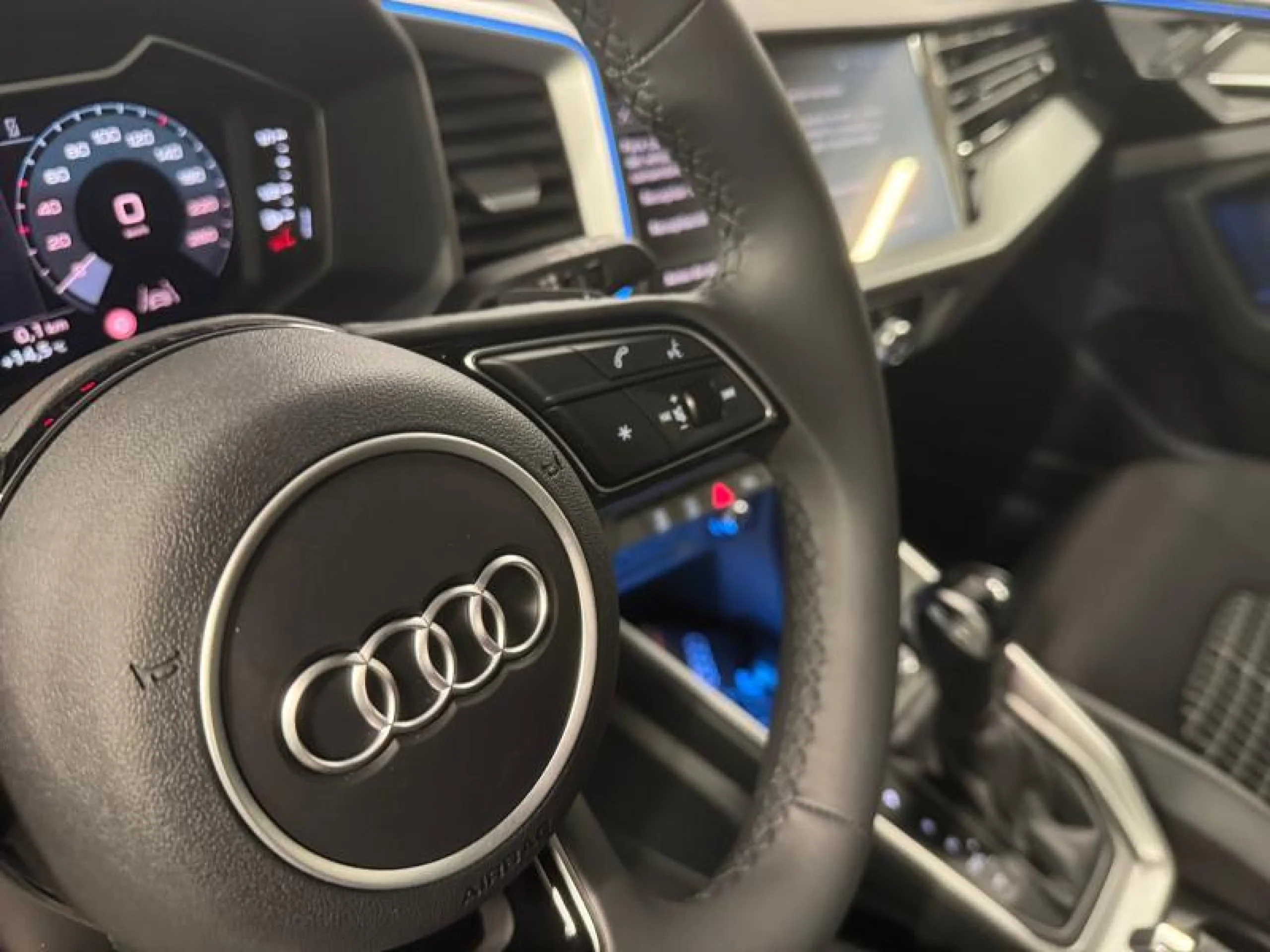 AUDI A1 SPORTBACK ADRENAL BLACK 30TFSI 85KW S TR - Foto 9