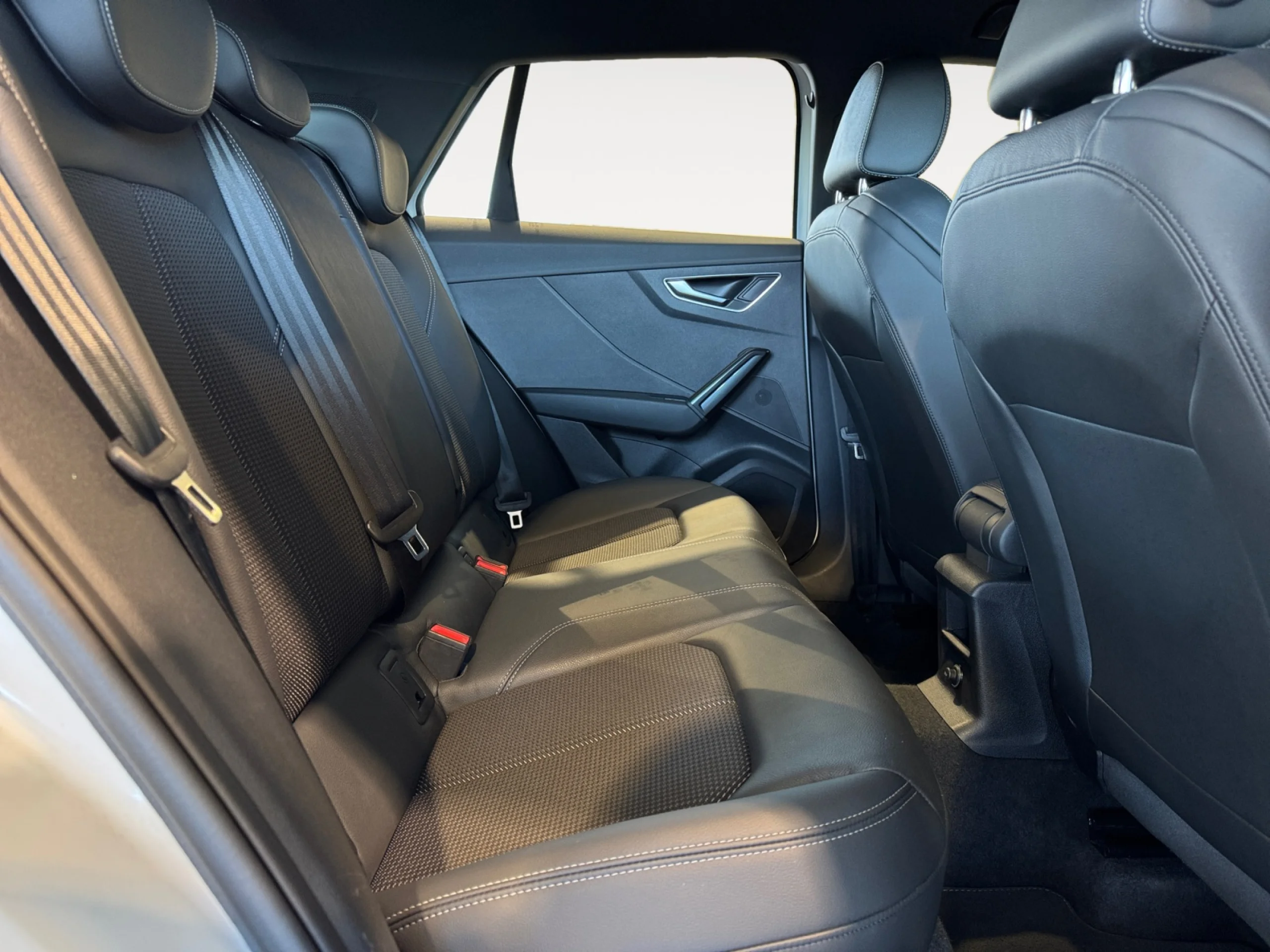 AUDI Q2 ADRENALIN 35 TDI 110KW (150CV) S TRONIC - Foto 6