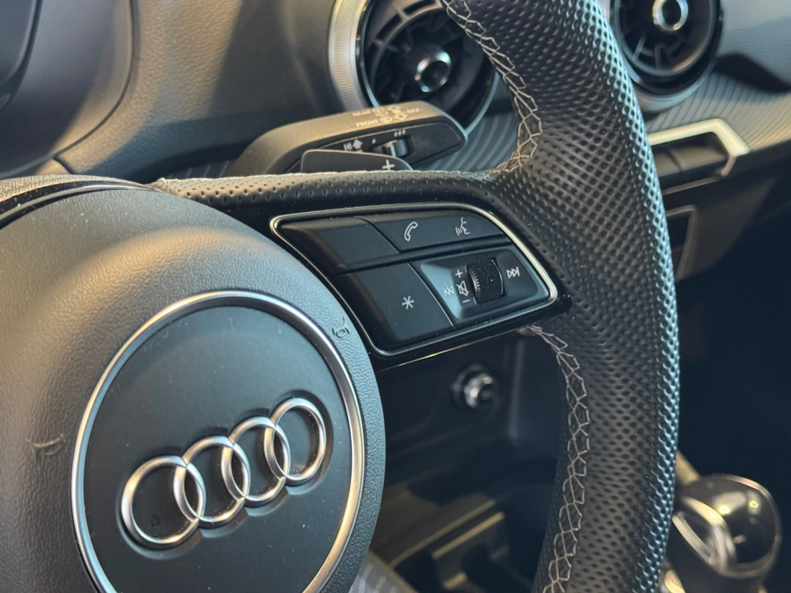 AUDI Q2 ADRENALIN 35 TDI 110KW (150CV) S TRONIC - Foto 10