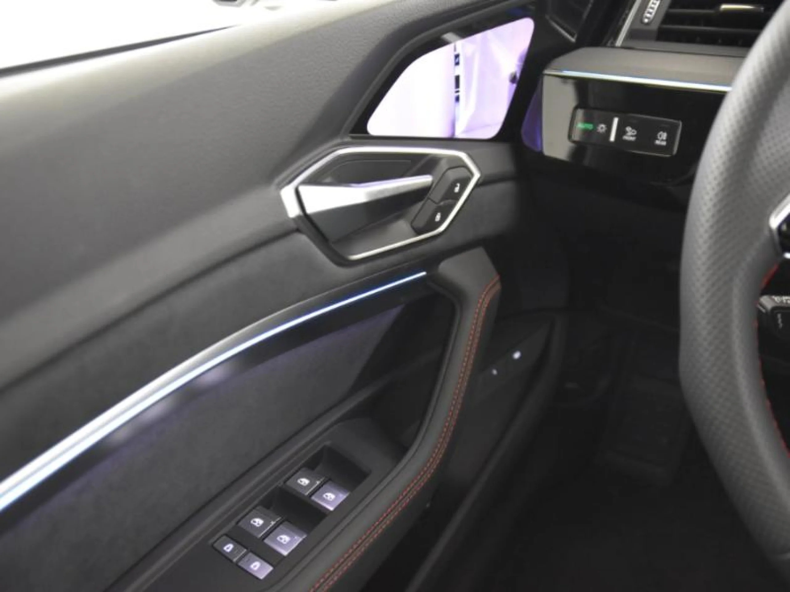 AUDI Q8 ETRON SPORTBACK - Foto 25