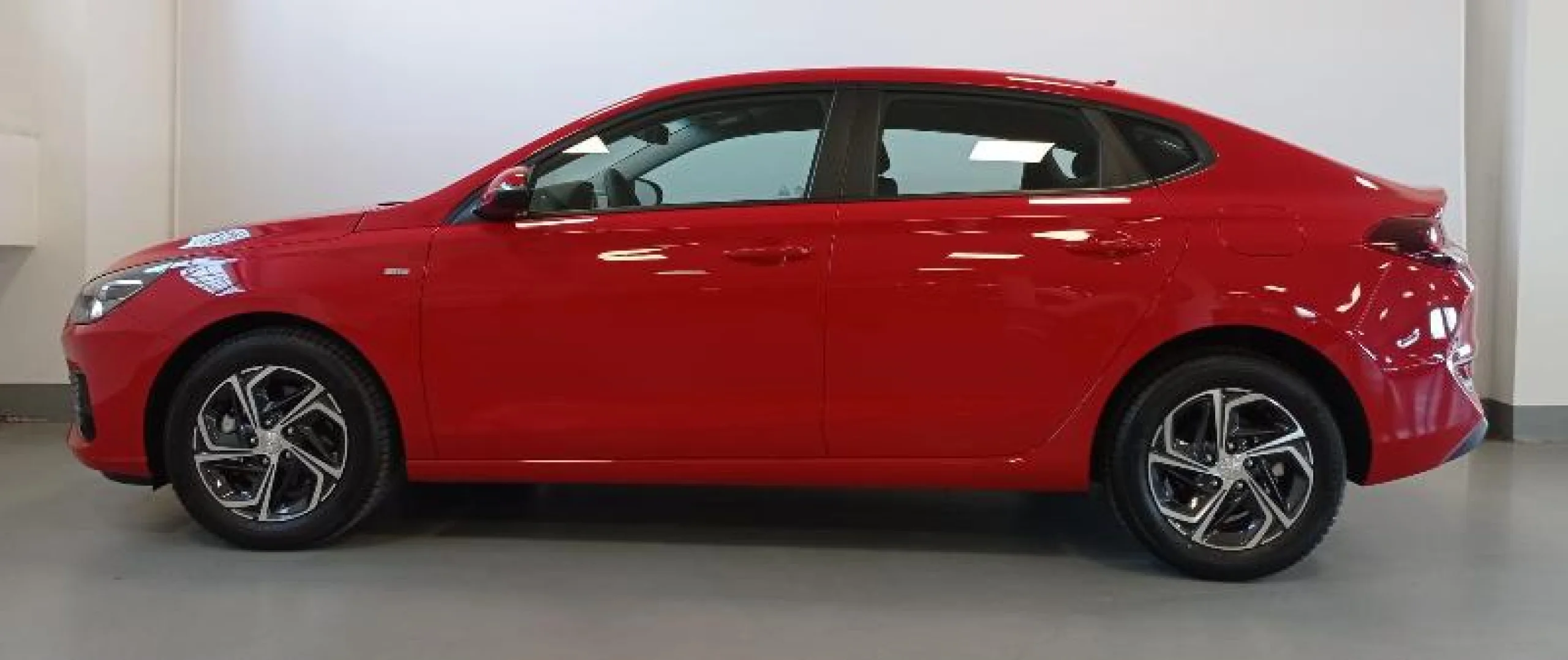 HYUNDAI I30 1.0 TGDI 48V KLASS FASTBACK - Foto 2