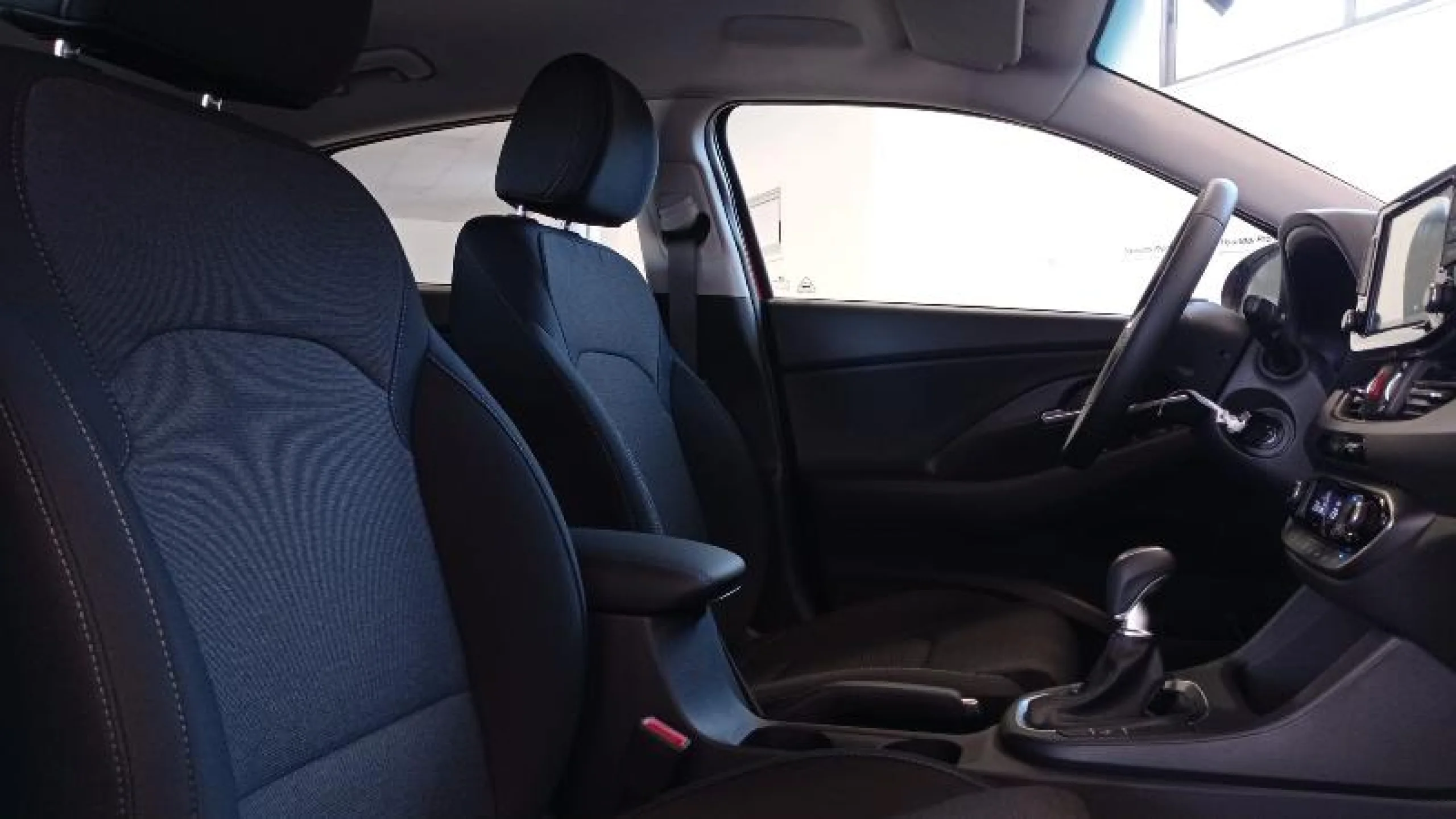 HYUNDAI I30 1.0 TGDI 48V KLASS FASTBACK - Foto 7