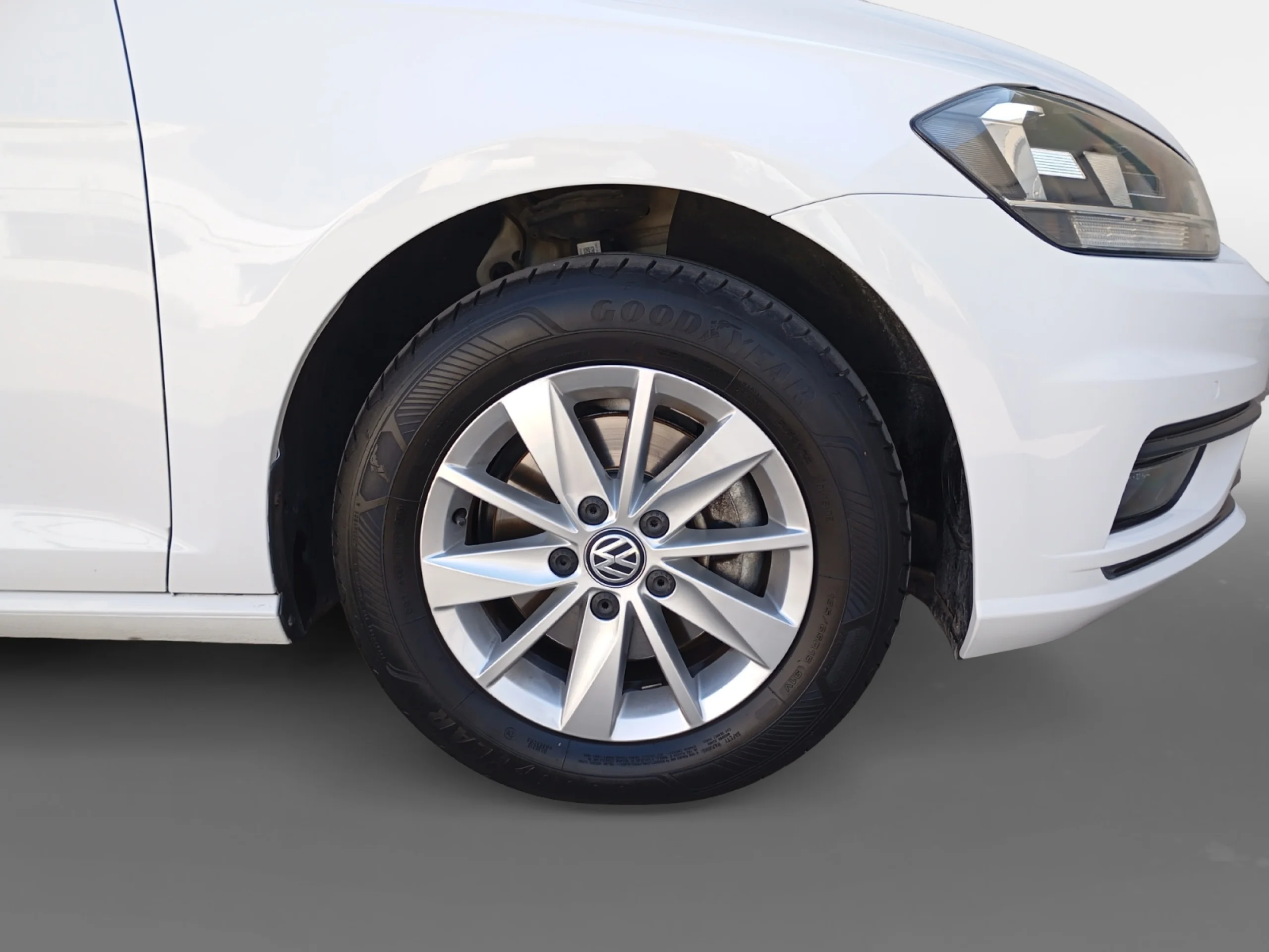 VOLKSWAGEN GOLF READY2GO 1.6 TDI 85KW (115CV) - Foto 8