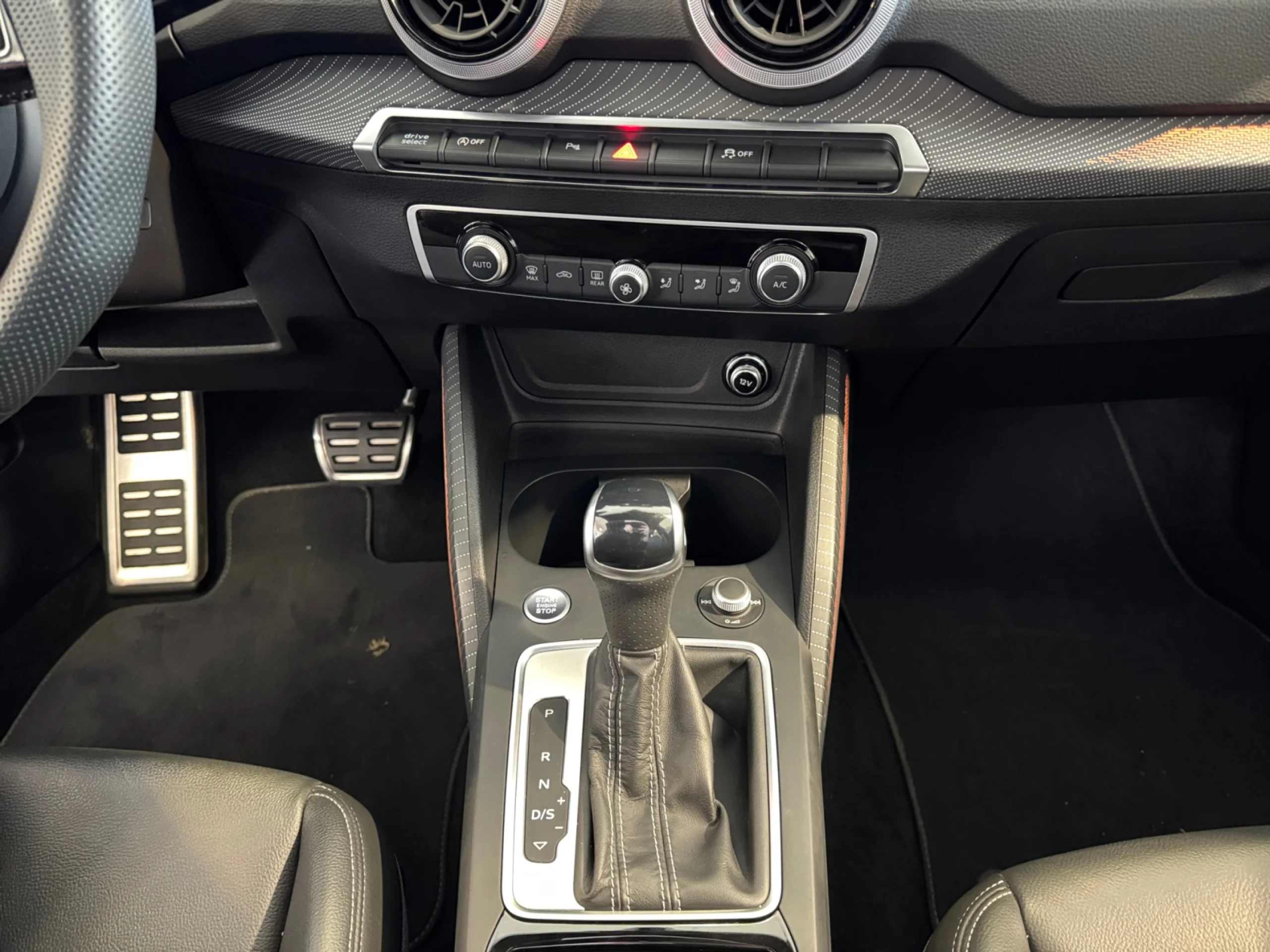 AUDI Q2 ADRENALIN 35 TDI 110KW (150CV) S TRONIC - Foto 15