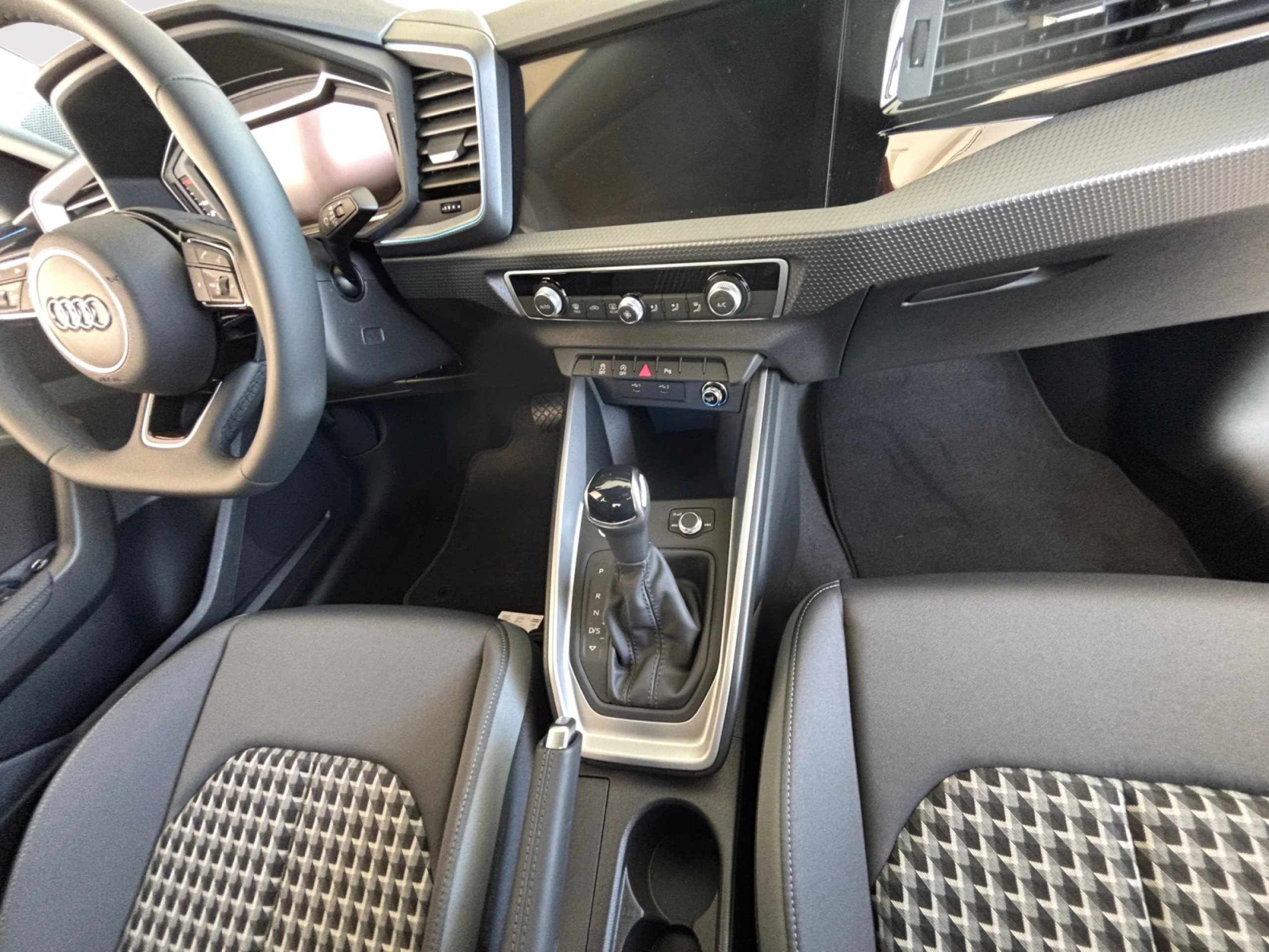 AUDI A1 A1 SPORTBACK ADRENALIN BLACK EDITION 30 TFSI  85(116) KW(CV) S TRONIC - Foto 11