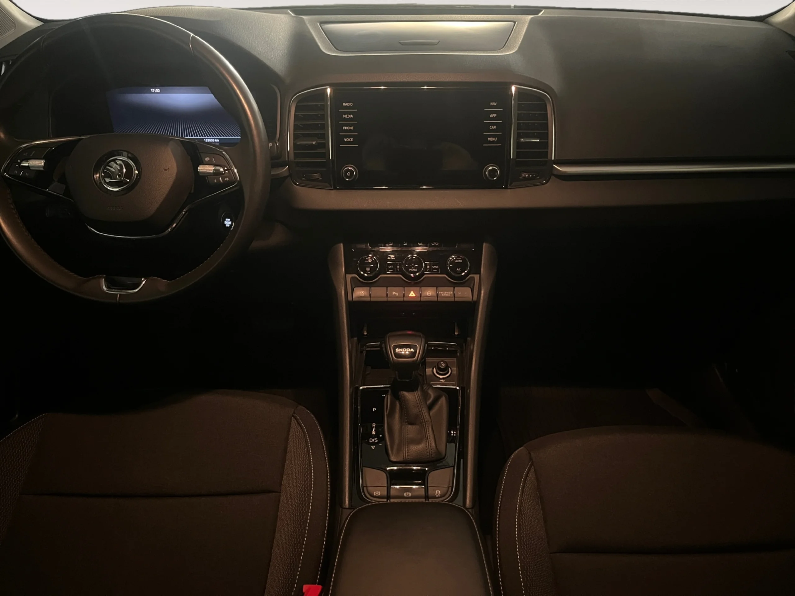 SKODA KAROQ 2.0 TDI 110KW (150CV) STYLE - Foto 4