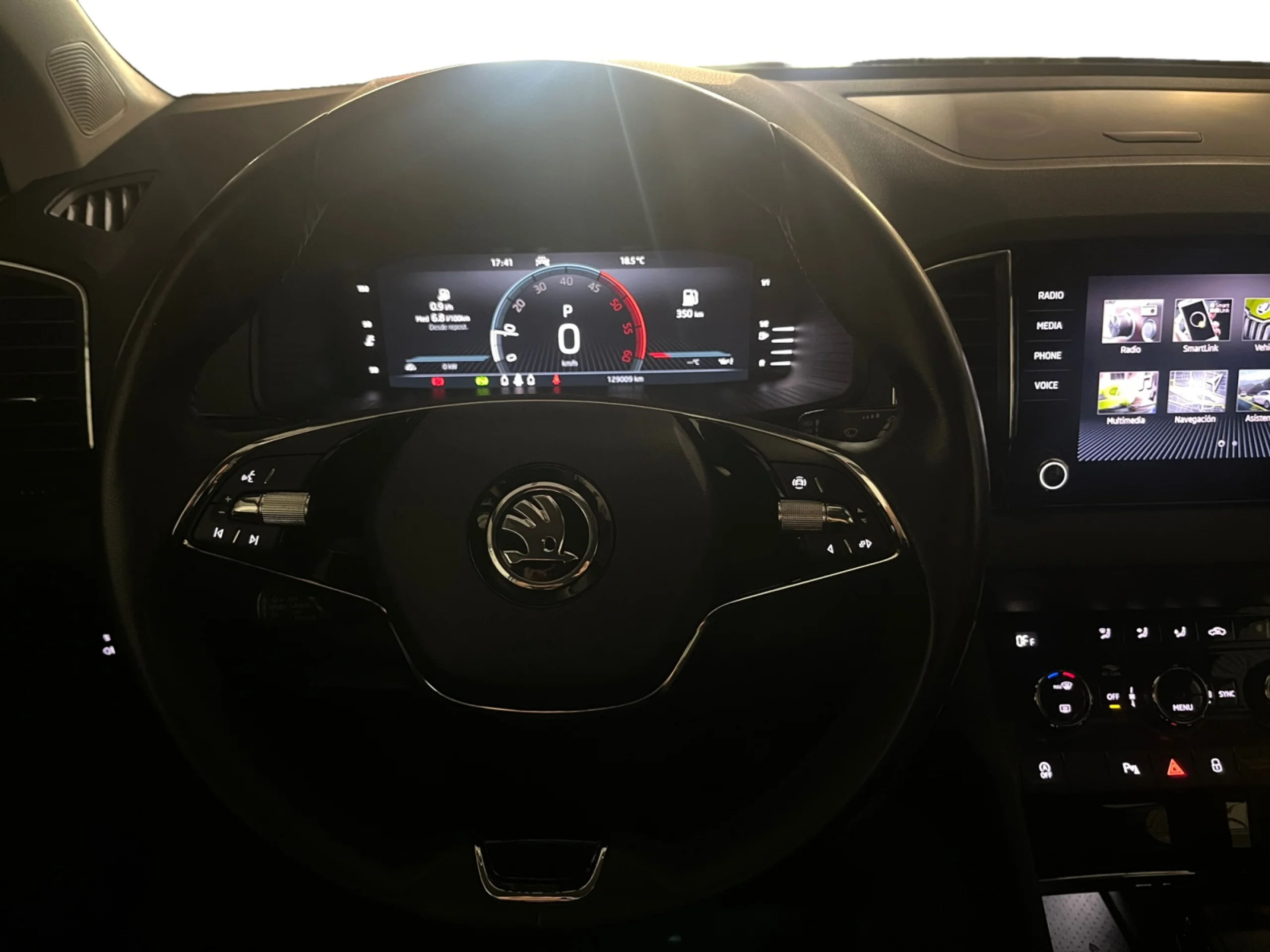 SKODA KAROQ 2.0 TDI 110KW (150CV) STYLE - Foto 9