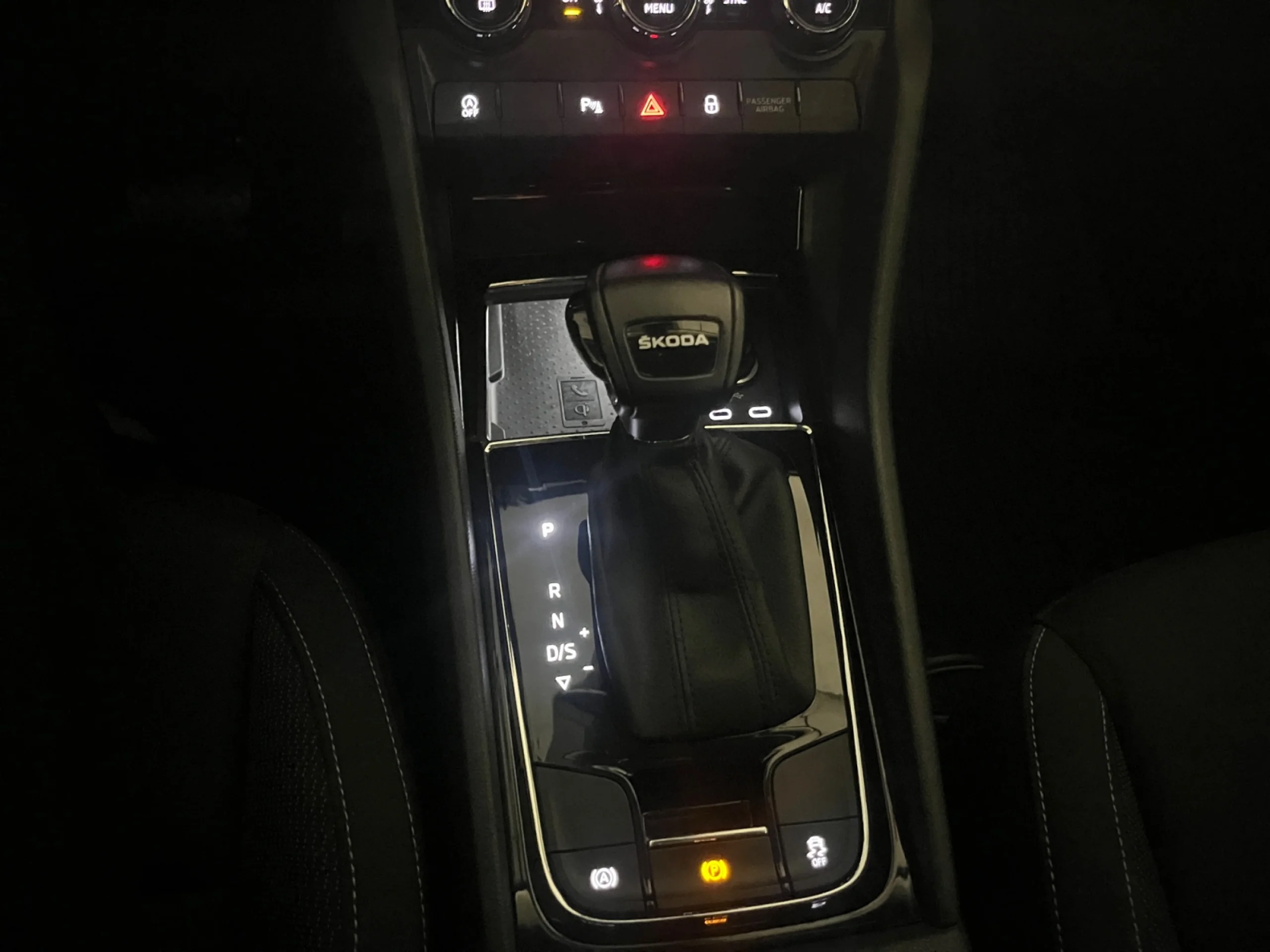 SKODA KAROQ 2.0 TDI 110KW (150CV) STYLE - Foto 17