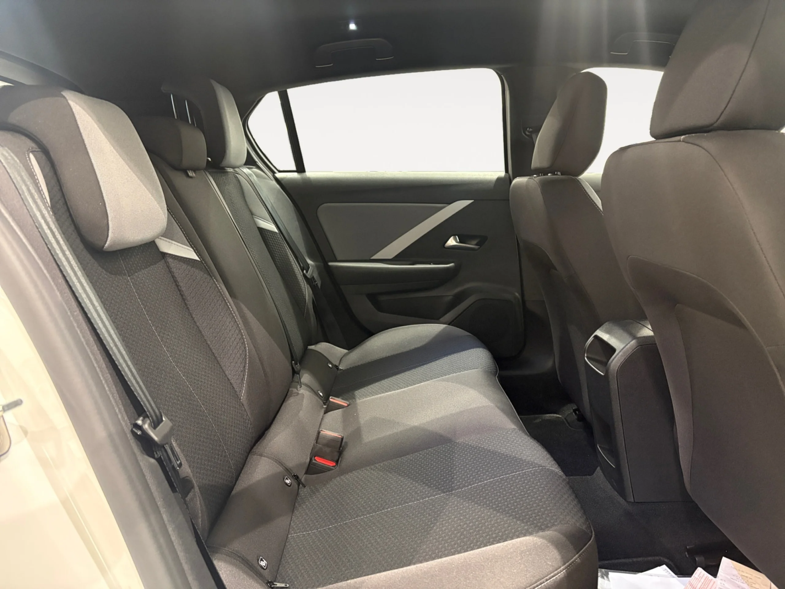OPEL ASTRA ASTRA 5P EDITION 1.5D DTH AT8 S/S - Foto 6