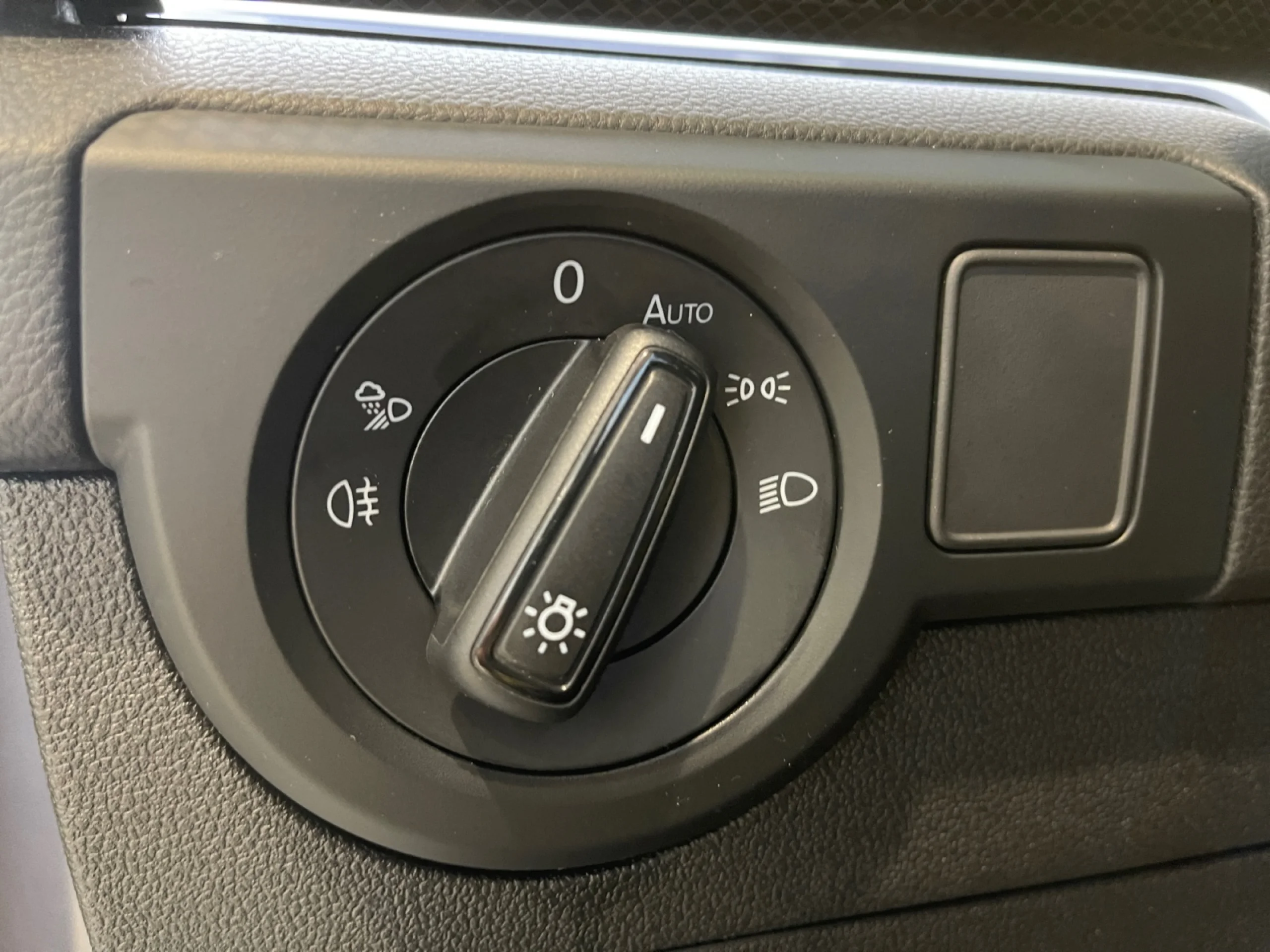 VOLKSWAGEN T CROSS R LINE 1.0 TSI 85KW (115CV) DSG - Foto 12