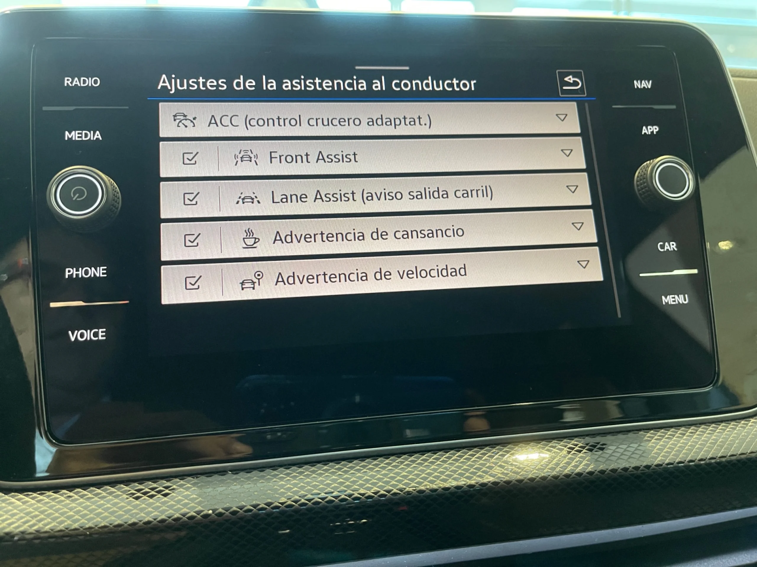 VOLKSWAGEN T CROSS R LINE 1.0 TSI 85KW (115CV) DSG - Foto 17