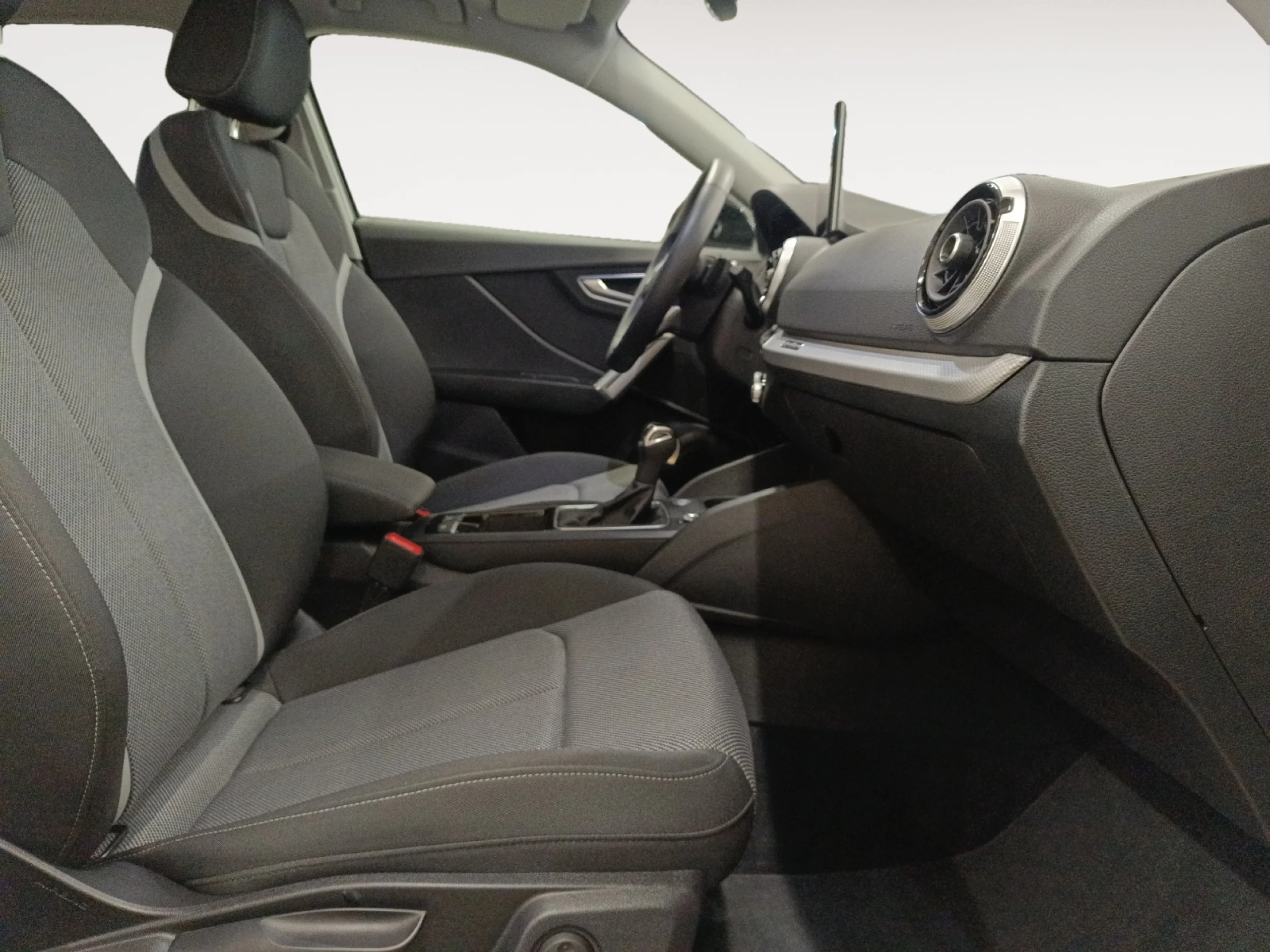 AUDI Q2 Q2  BLACK LINE EDITION 35 TDI QUATTRO 110(150) KW(CV) S TRONIC - Foto 5