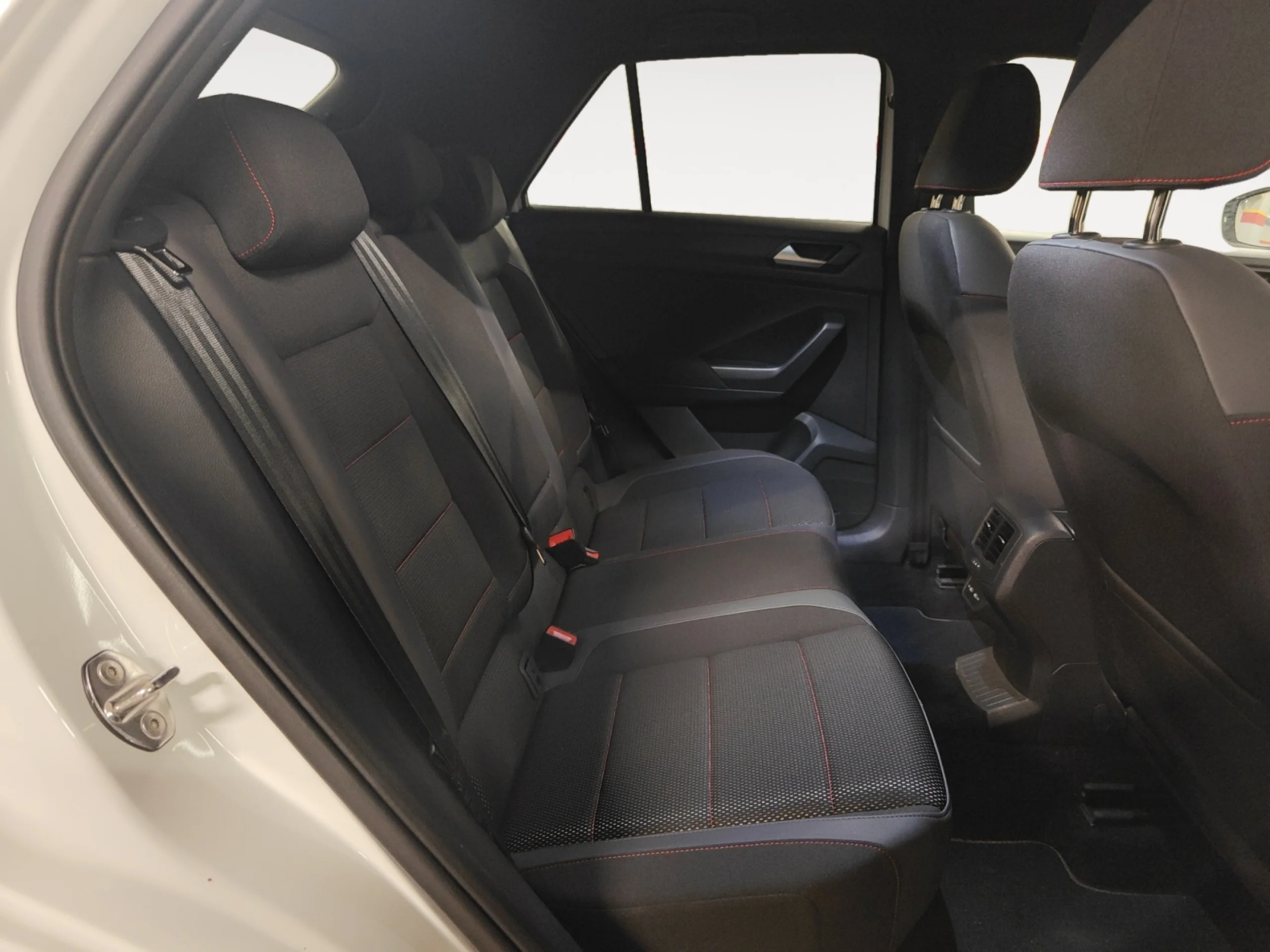 VOLKSWAGEN T ROC SPORT 1.5 TSI 110KW (150CV) DSG - Foto 6