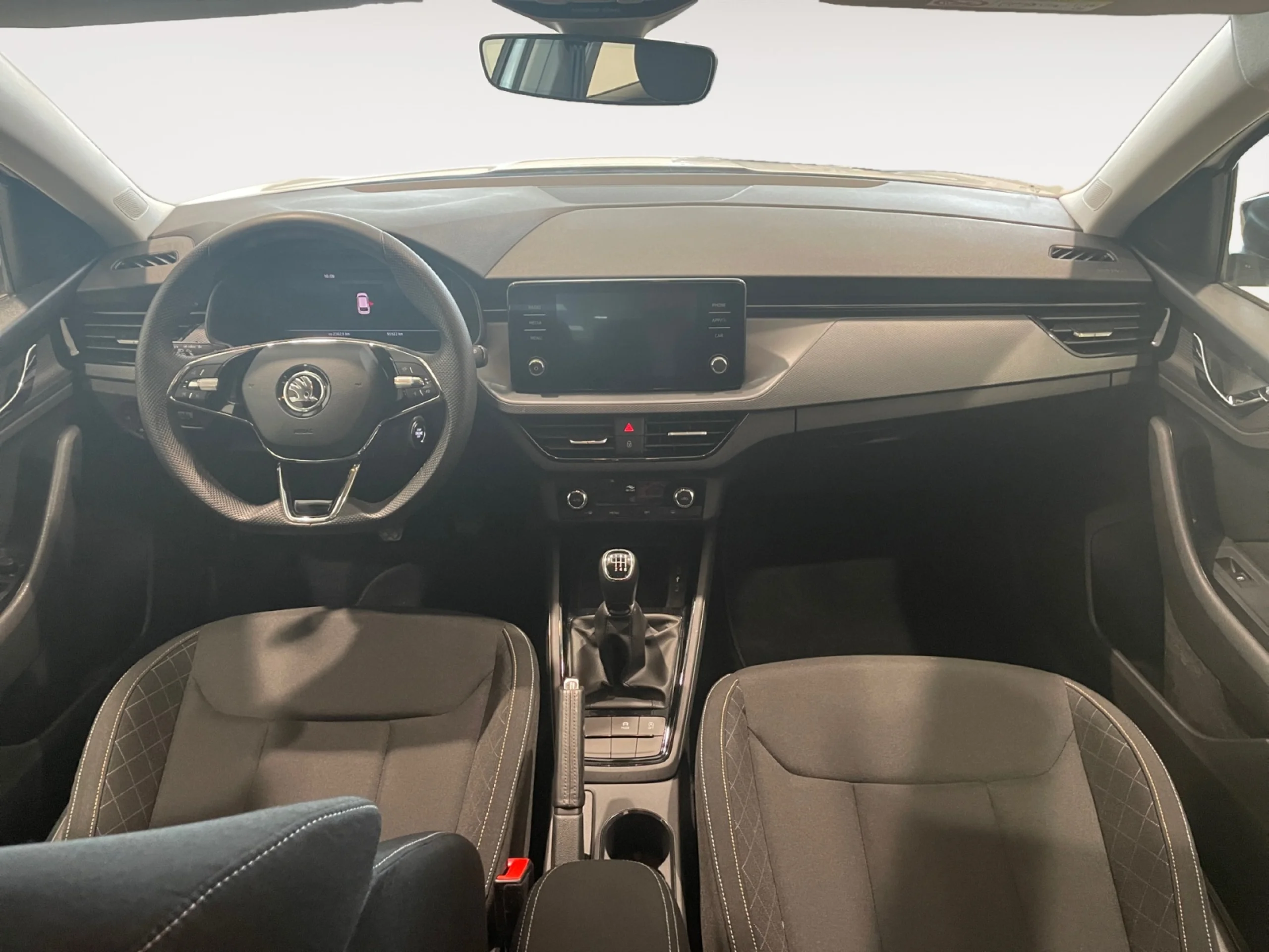 SKODA SCALA 1.0 TSI 85KW (115CV) AMBITION - Foto 4