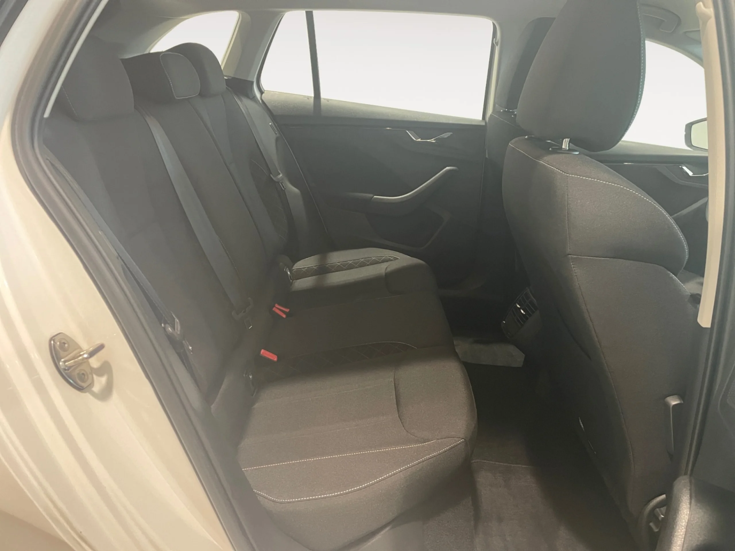 SKODA SCALA 1.0 TSI 85KW (115CV) AMBITION - Foto 6