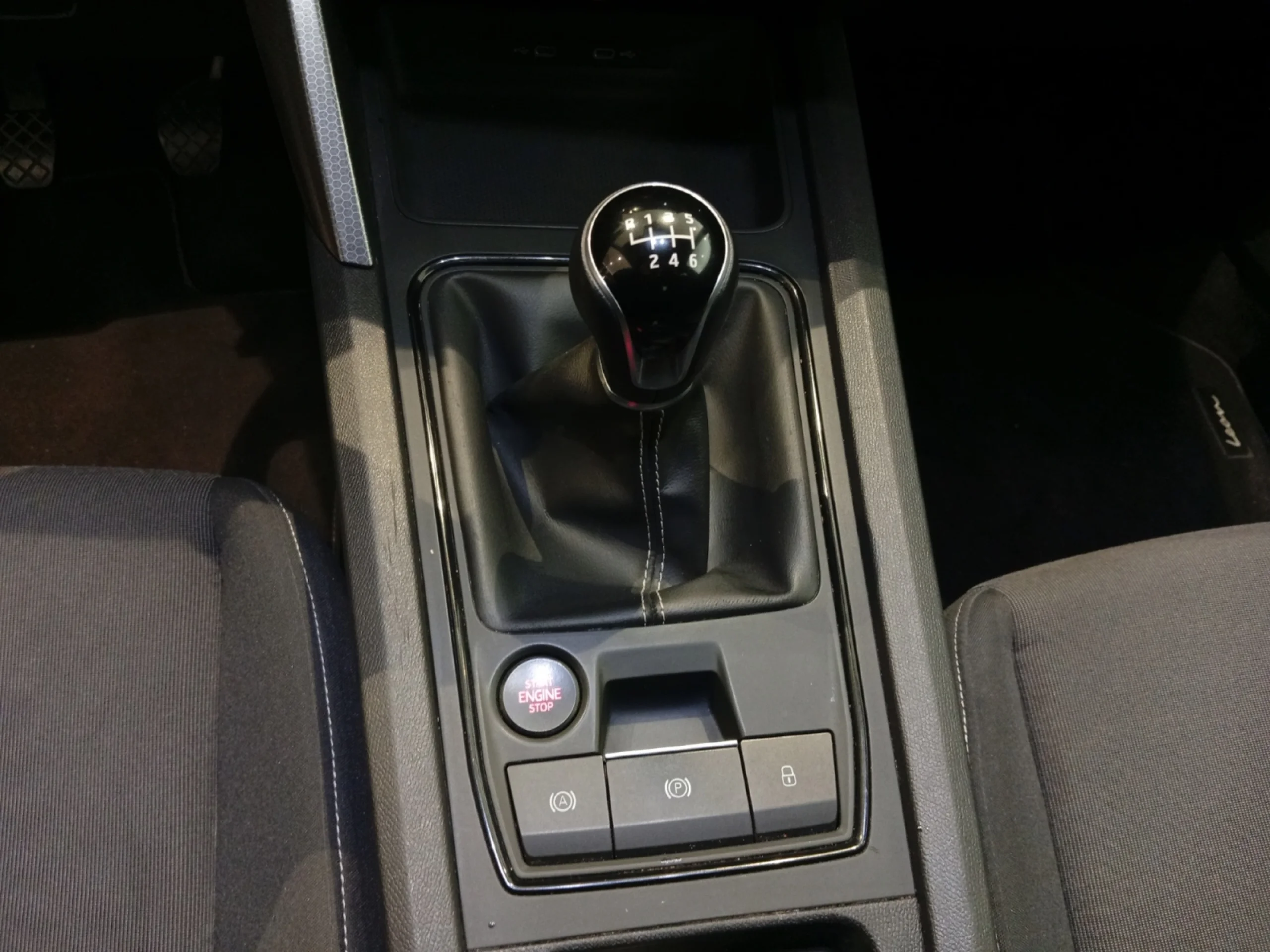 SEAT LEON 2.0 TDI 85KW S&S REFERENCE - Foto 14