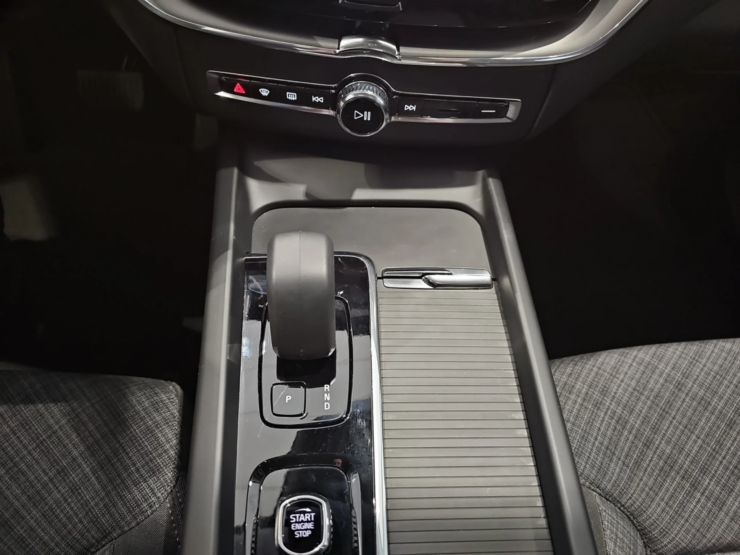 VOLVO XC60 2.0 B4 D CORE AUTO - Foto 11