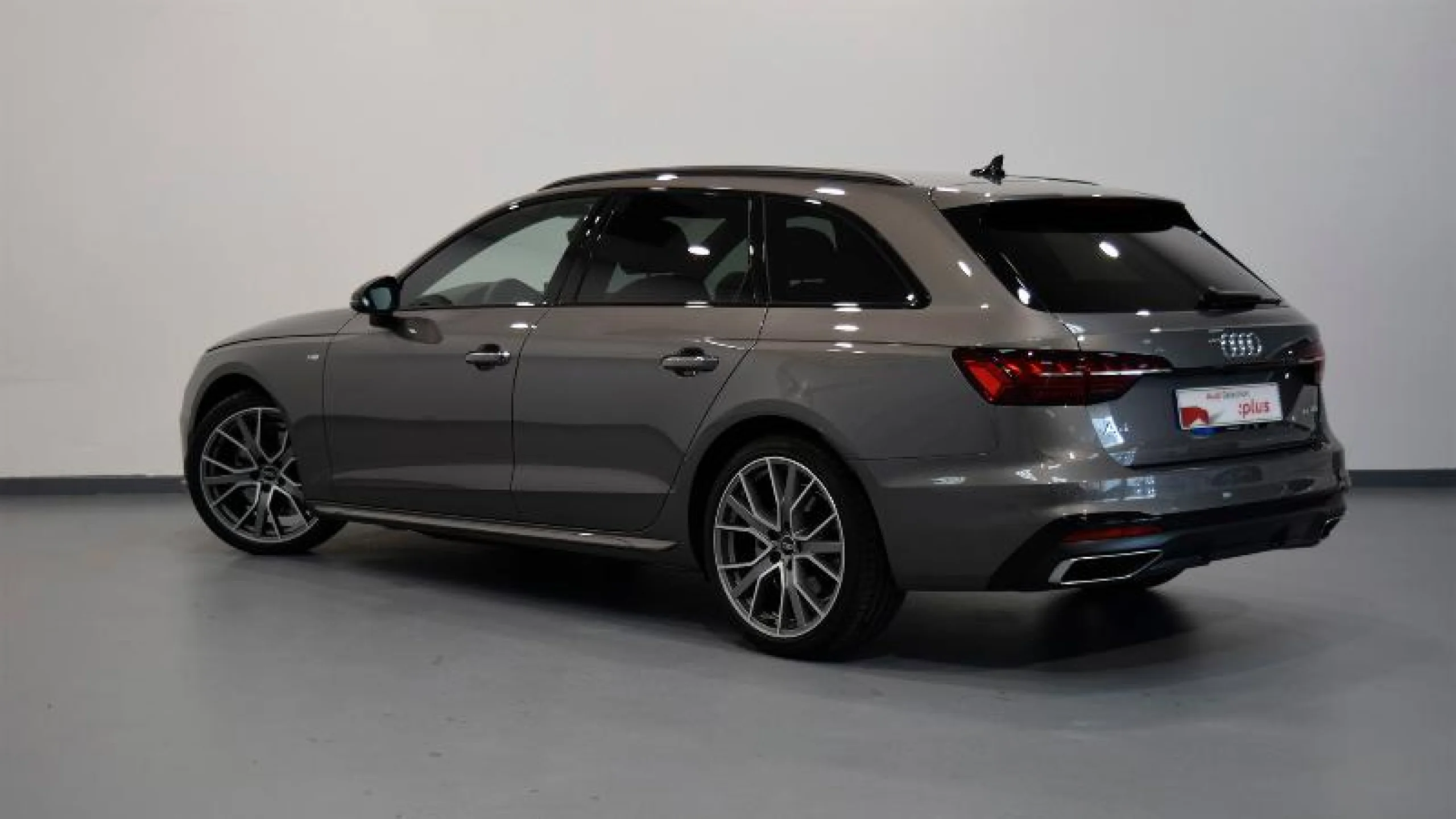 AUDI A4 BLACK LINE 35 TDI 120KW S TRONIC - Foto 2