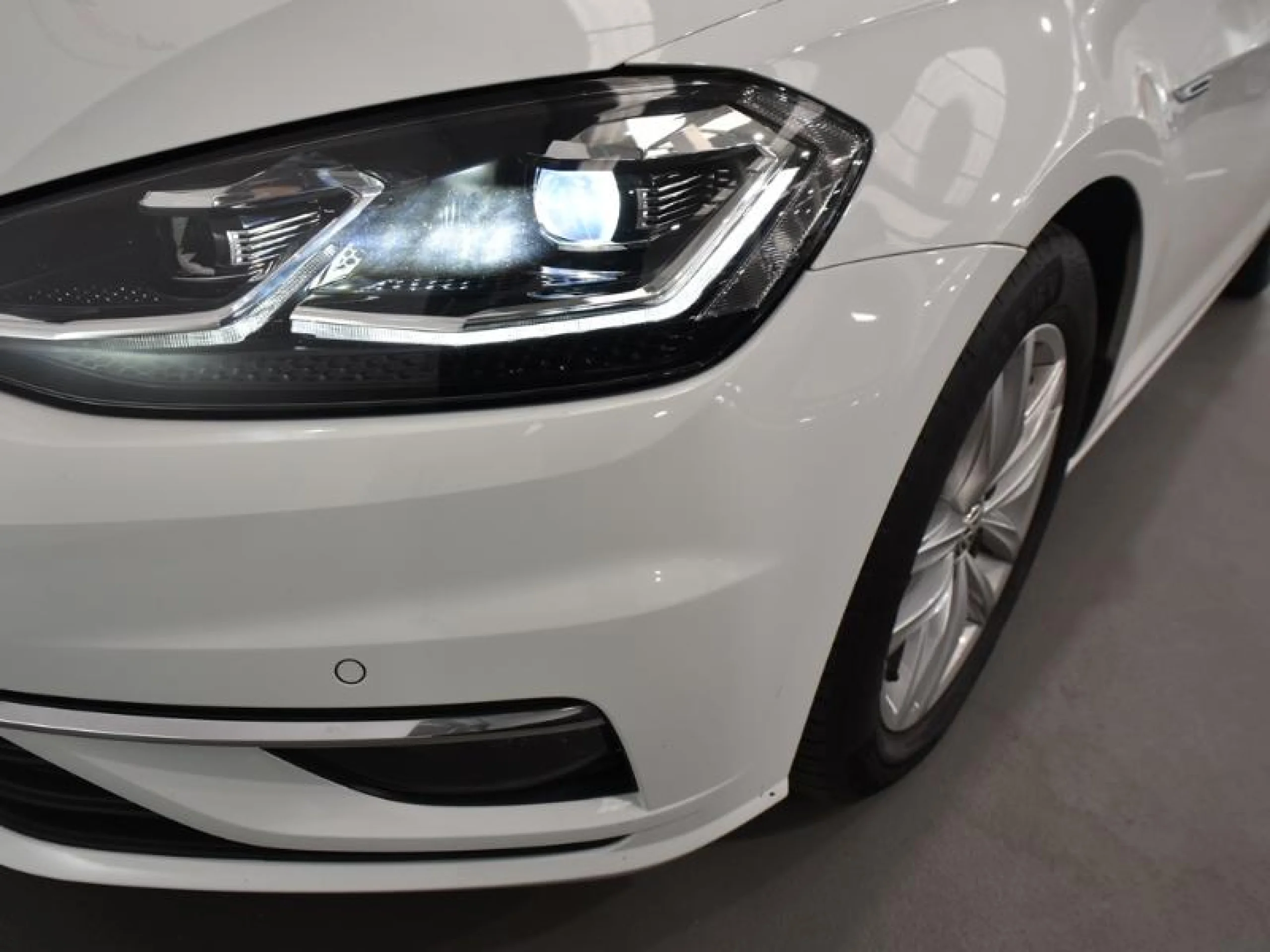 VOLKSWAGEN GOLF ADVANCE 1.5 TSI EVO 96KW (130CV) - Foto 17