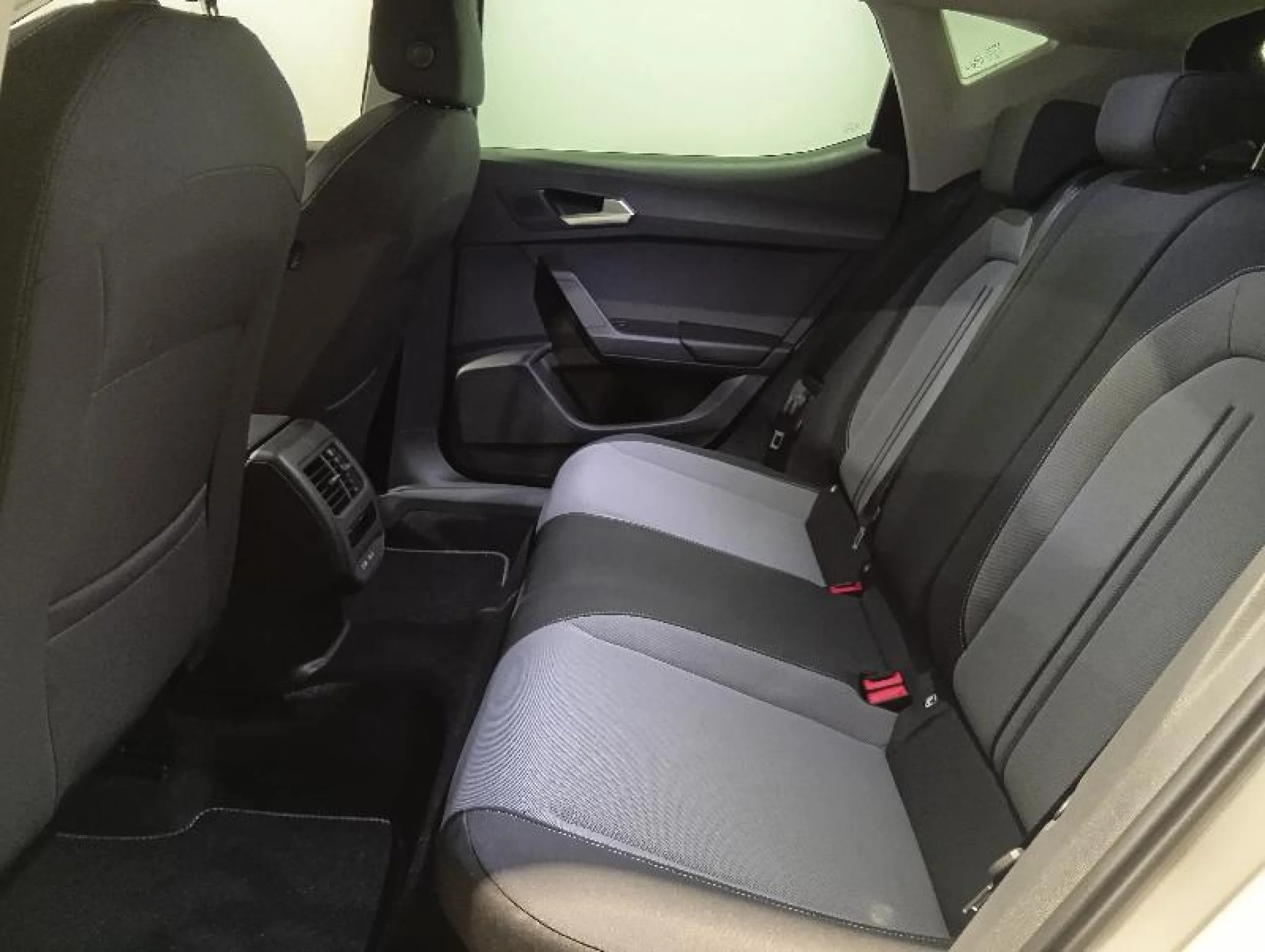 SEAT LEON 1.5 ETSI 110KW DSG S&S STYLE SPEC ED - Foto 6