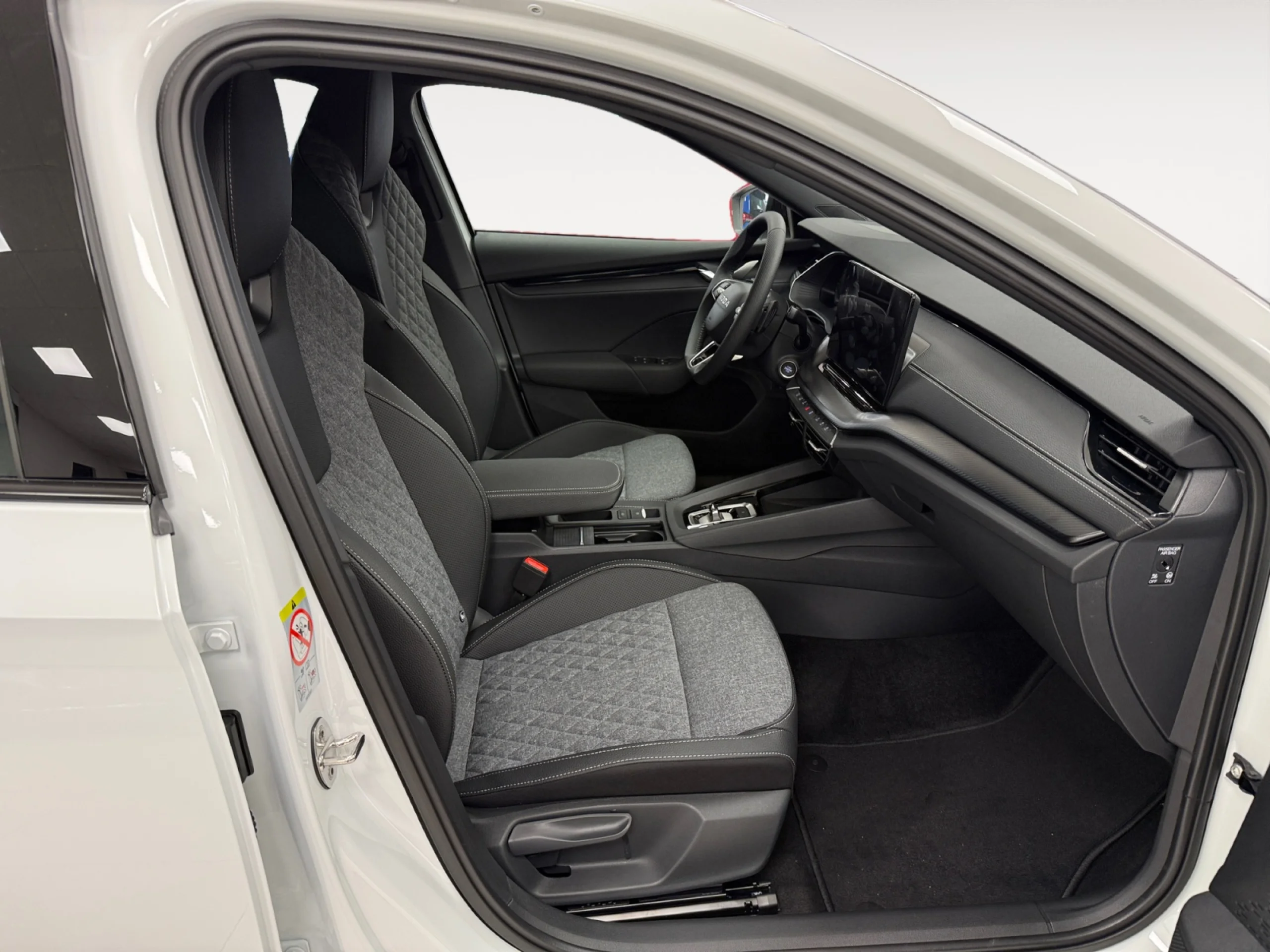 SKODA OCTAVIA 2.0 TDI 110KW (150 CV) DSG SPORTLINE - Foto 5