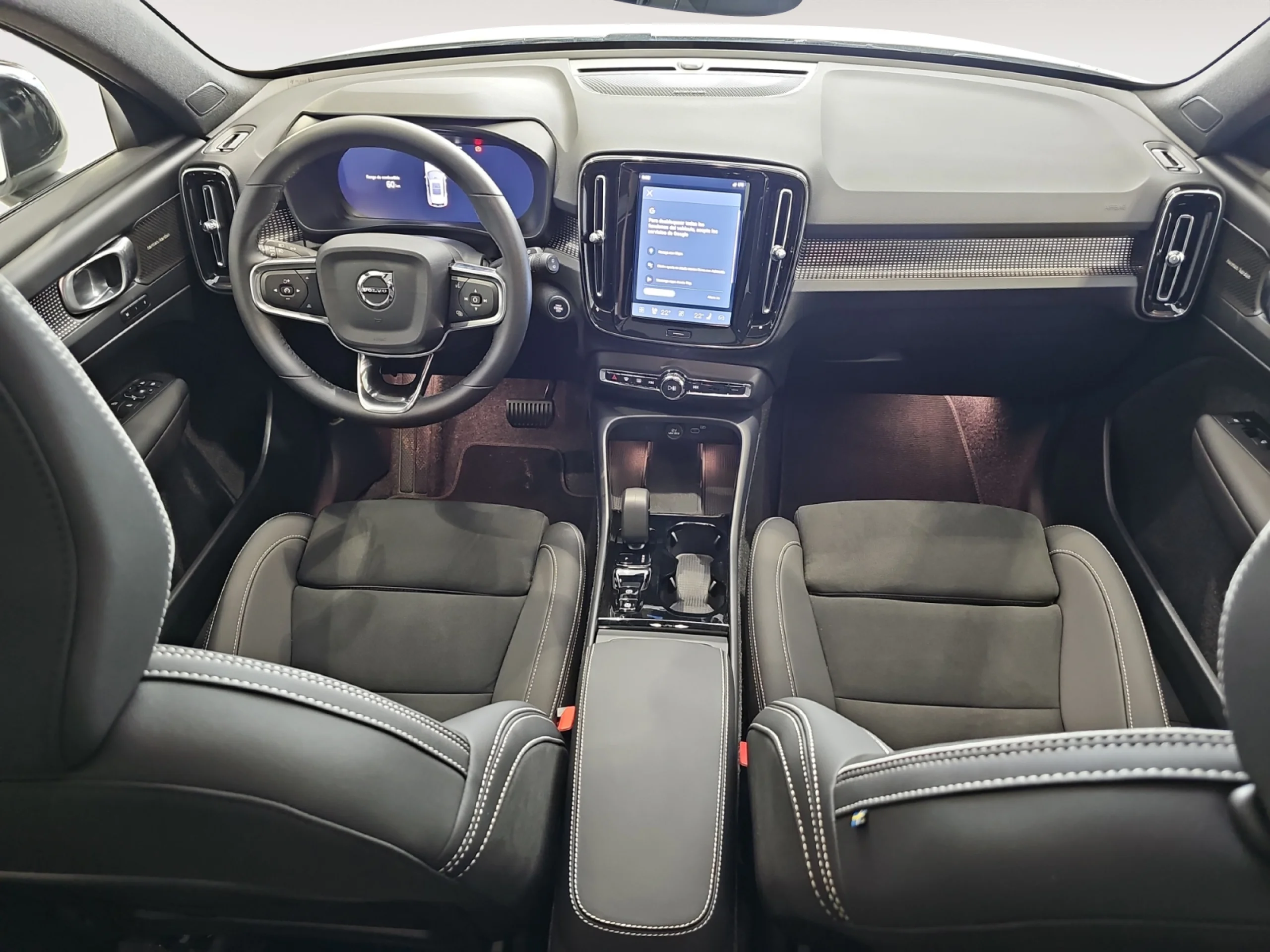 VOLVO XC40 2.0 B3 G PLUS DARK AUTO - Foto 4