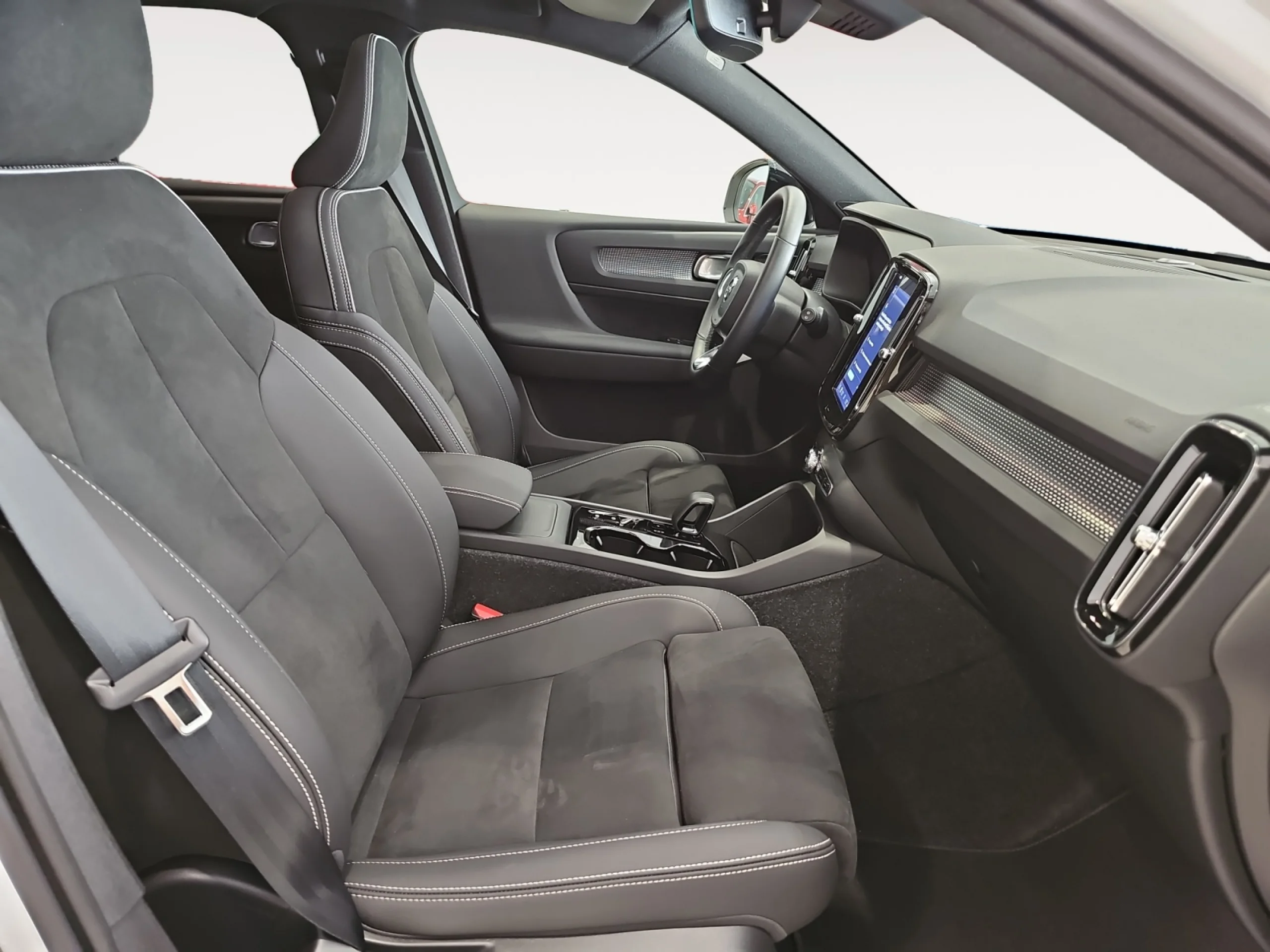 VOLVO XC40 2.0 B3 G PLUS DARK AUTO - Foto 5