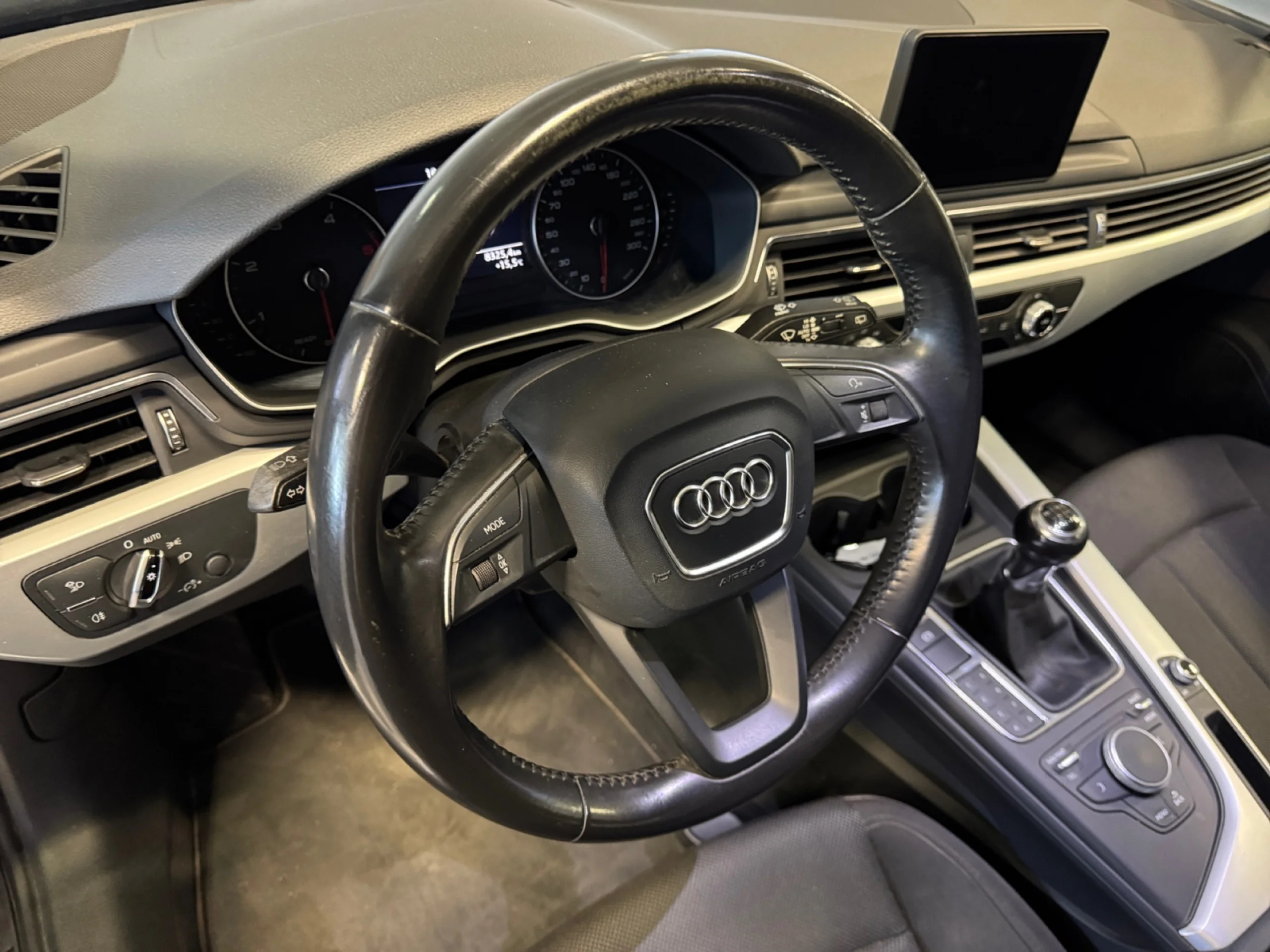 AUDI A4 2.0 TDI 110KW(150CV) - Foto 9