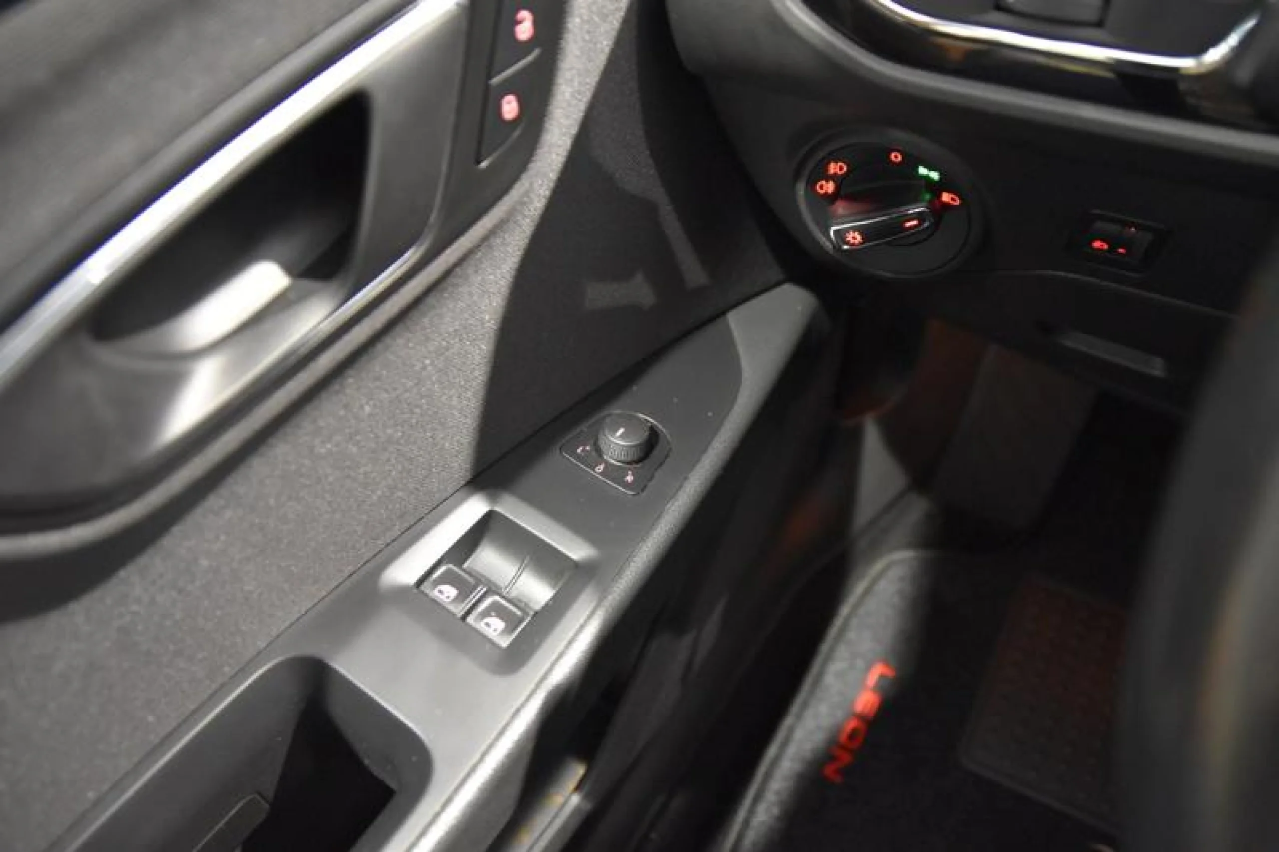 SEAT LEON 1.6 TDI 81KW ST&SP STYLE ULTIMATE ED - Foto 15