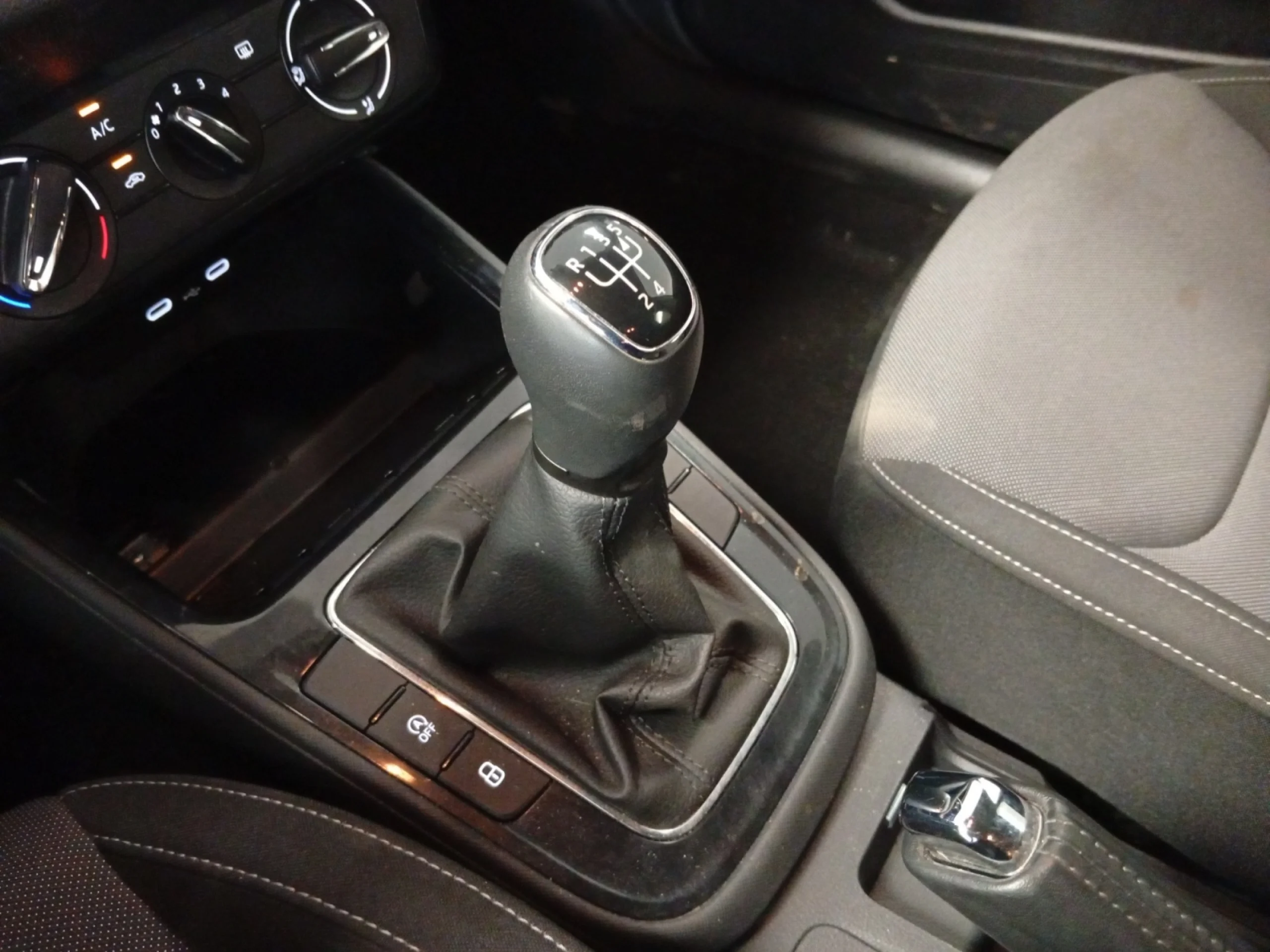 SKODA FABIA 1.0 TSI 70KW (95CV) SELECTION - Foto 17