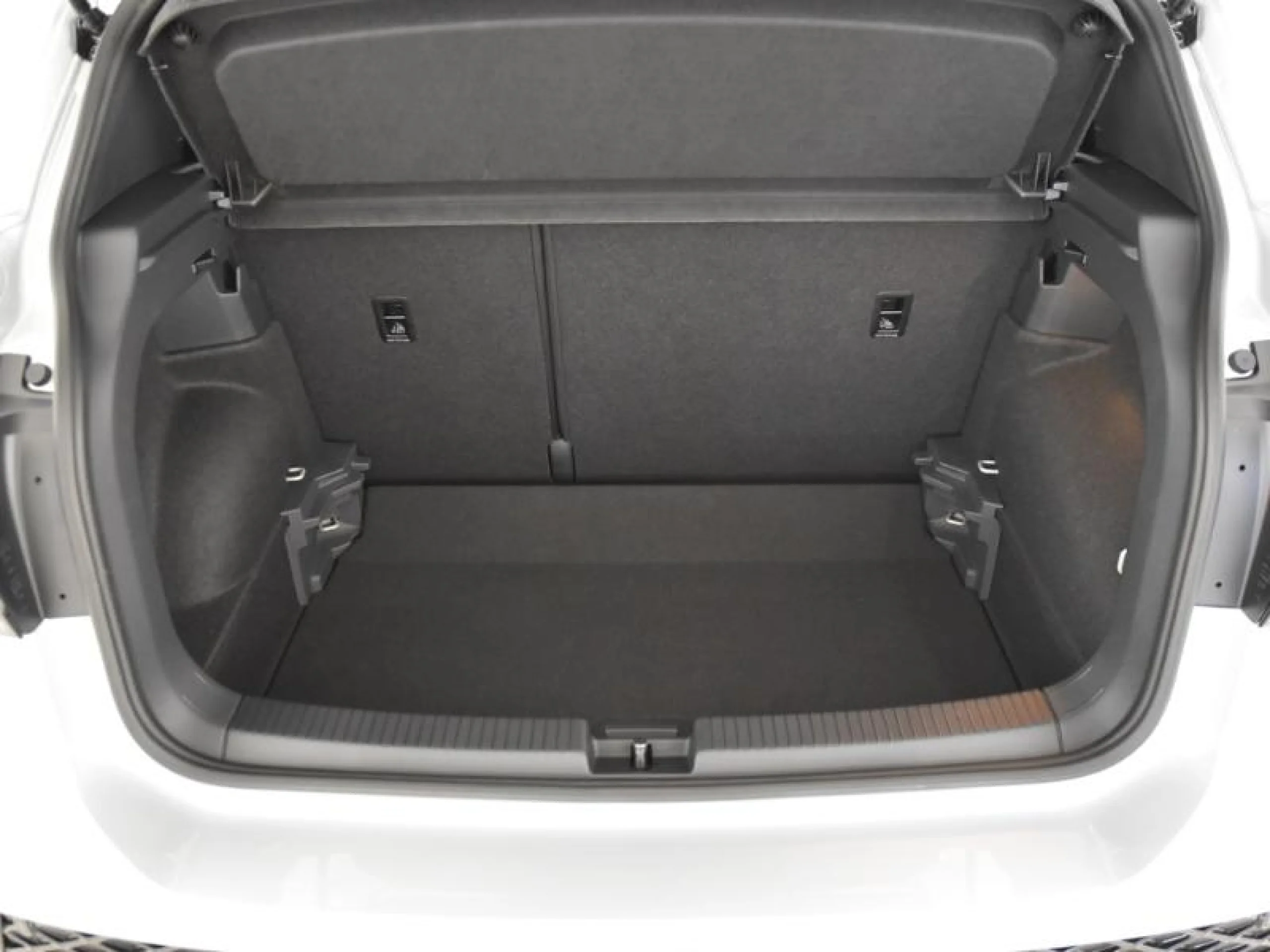 VOLKSWAGEN T CROSS T CROSS R LINE 1.0 TSI 85 KW (115 CV)  AUTOM TICO DSG 7 VEL. - Foto 7