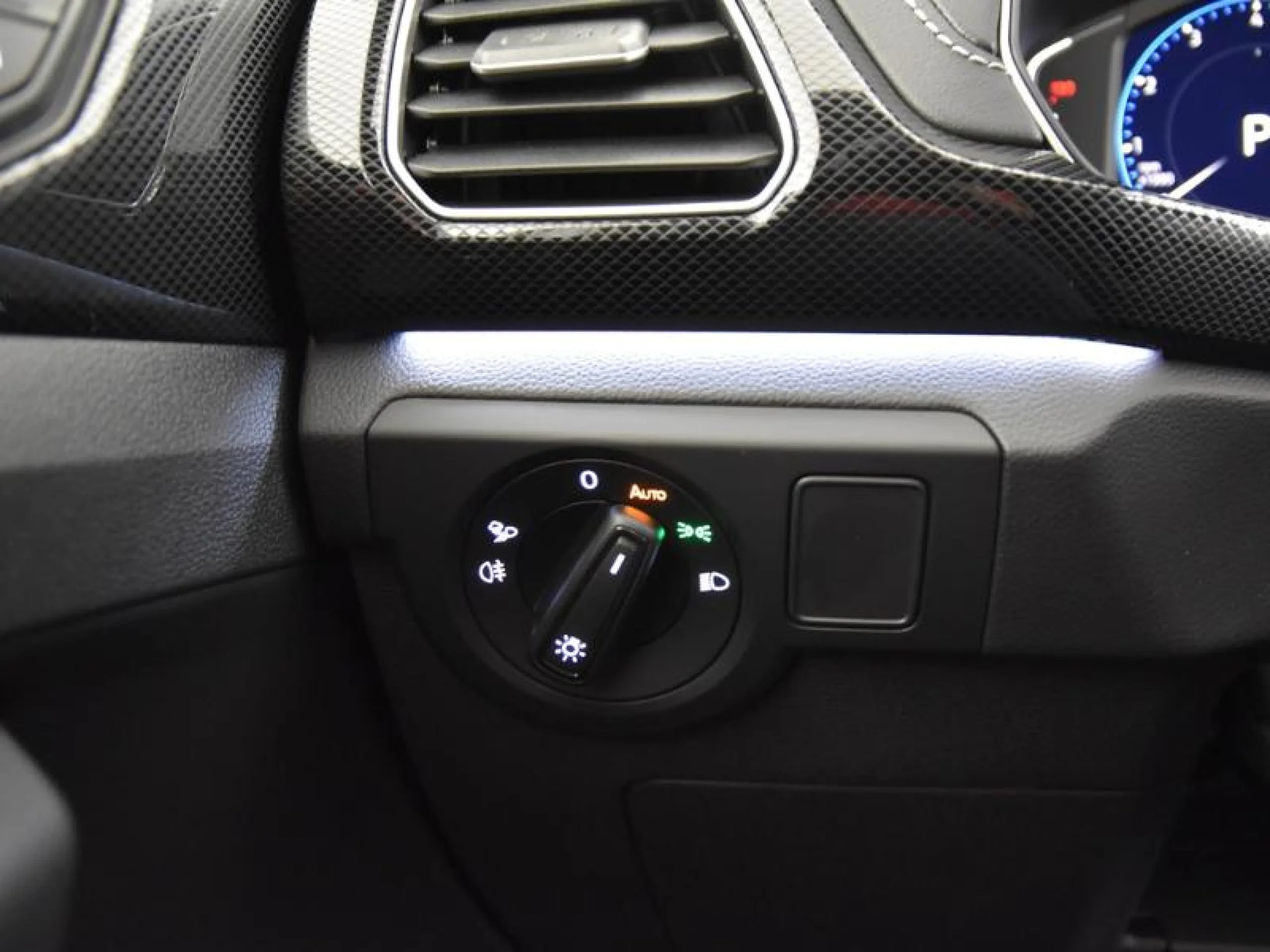 VOLKSWAGEN T CROSS T CROSS R LINE 1.0 TSI 85 KW (115 CV)  AUTOM TICO DSG 7 VEL. - Foto 16