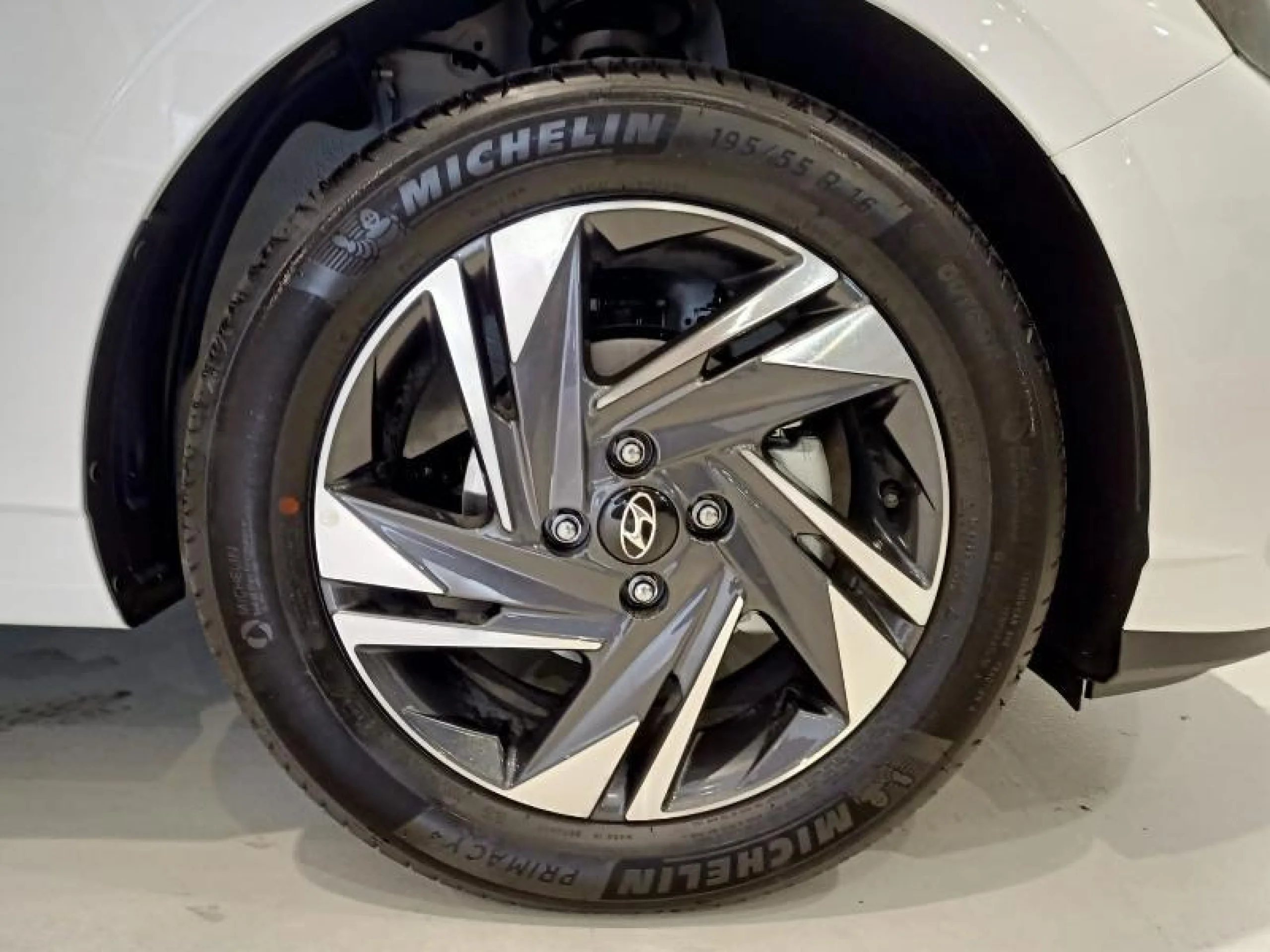 HYUNDAI I20 1.0 TGDI 74KW (100CV) KLASS - Foto 8