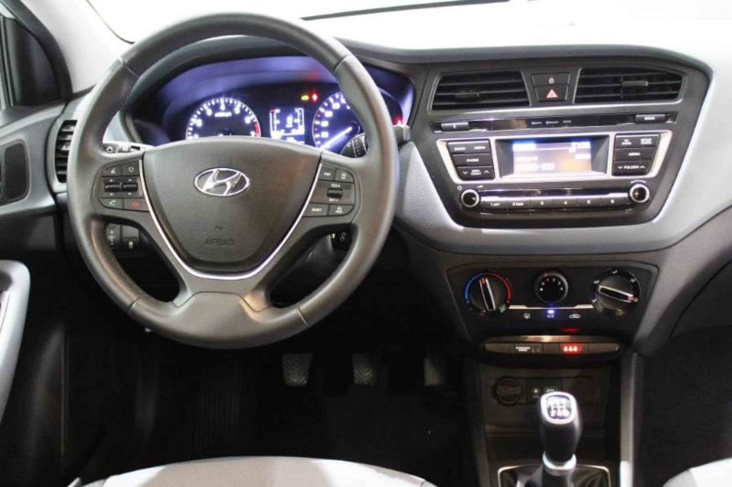 HYUNDAI I20 1.1 CRDI ESSENCE - Foto 3