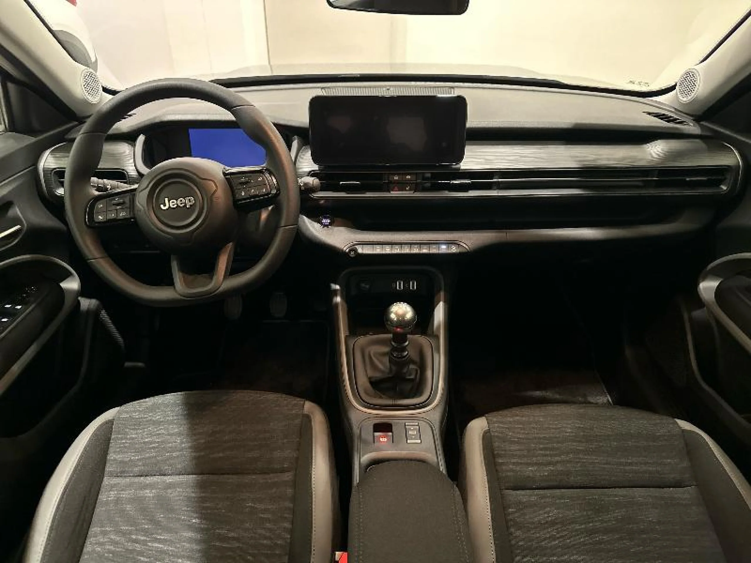 JEEP AVENGER AVENGER ICE MY25 JEEP AVENGER LONGITUDE GASOLINA - Foto 4